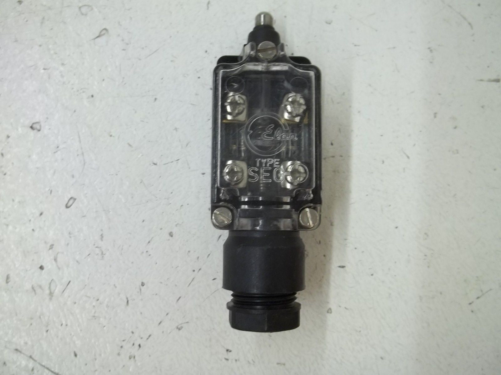 ELAN SEG103S MOMENTARY SWITCH *USED*
