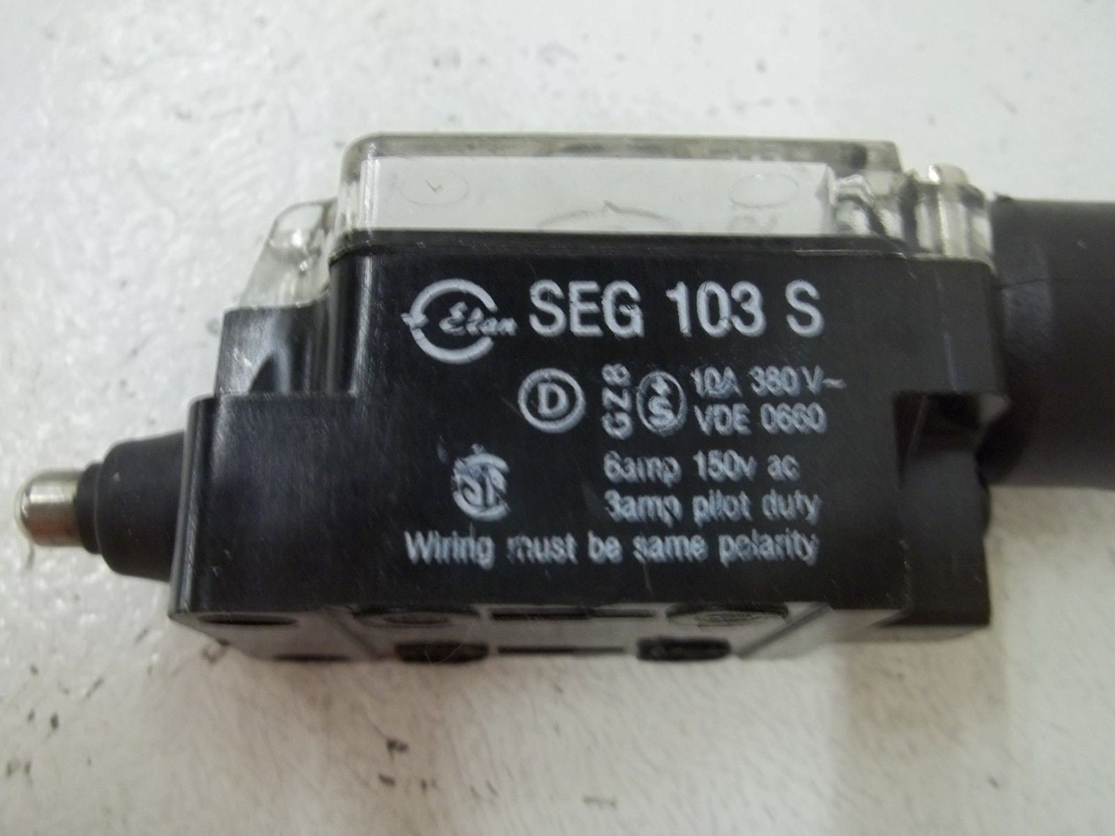 ELAN SEG103S MOMENTARY SWITCH *USED*