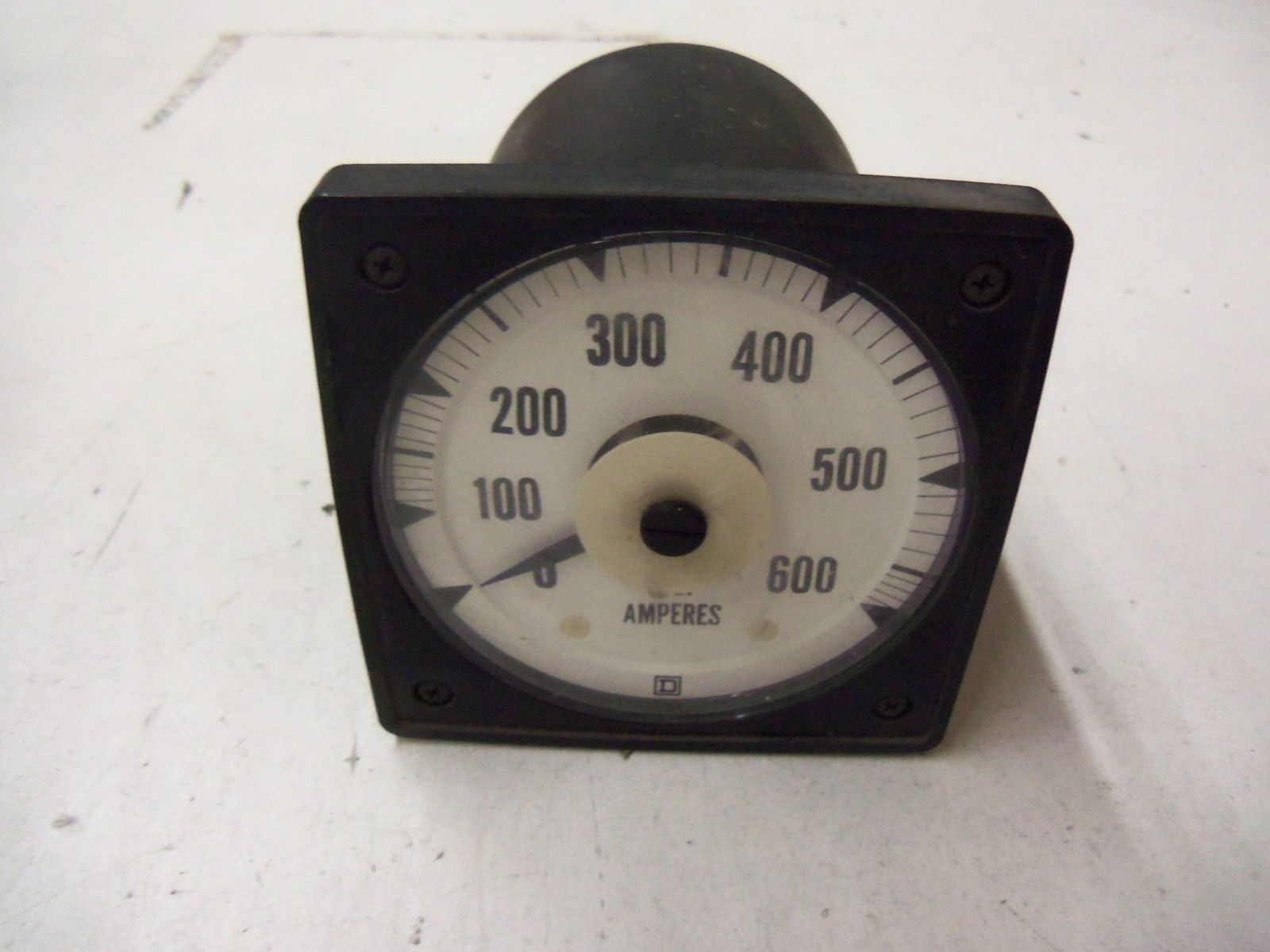 ELECTRO MAGNETIC INDUSTRIES EAIAF PANEL METER 0-600 AMPS *USED*