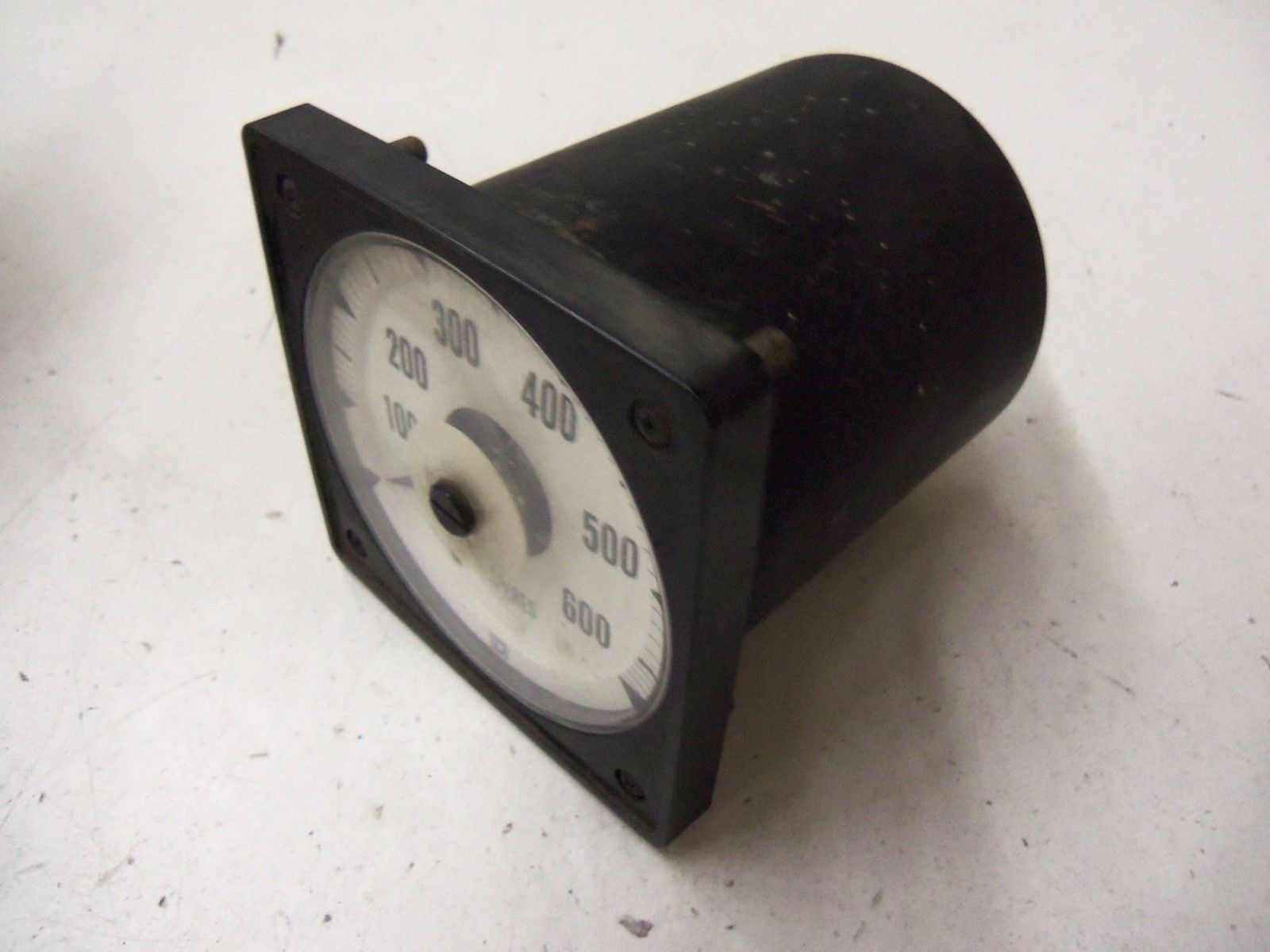 ELECTRO MAGNETIC INDUSTRIES EAIAF PANEL METER 0-600 AMPS *USED*