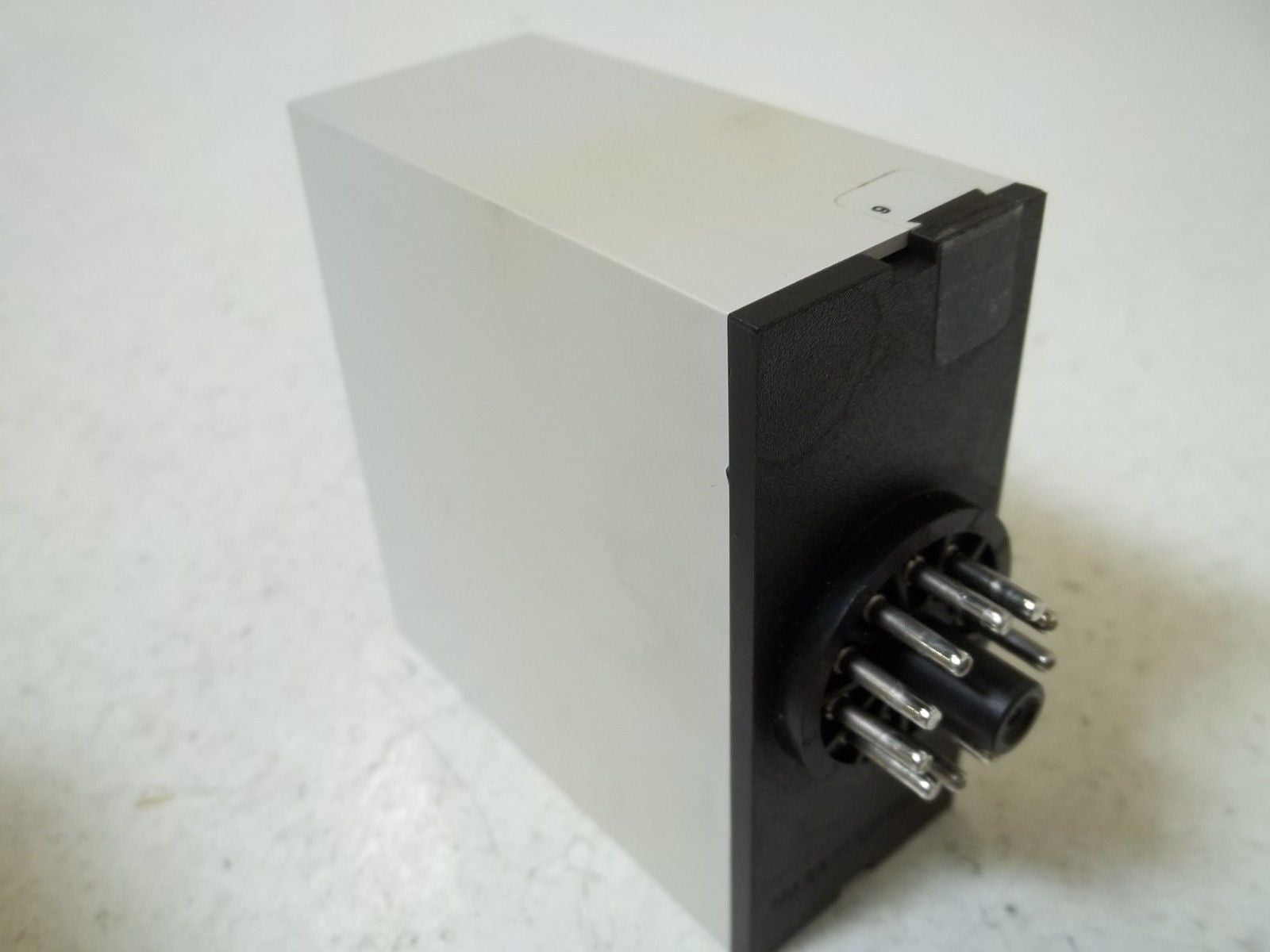 ELECTROMATIC SV190115 SUPPLY 115 VAC NPN SENSING DUAL LEVEL RELAY *USED*