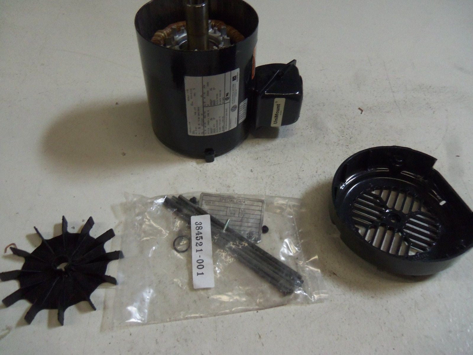 EMERSON E186 *NEW IN BOX*
