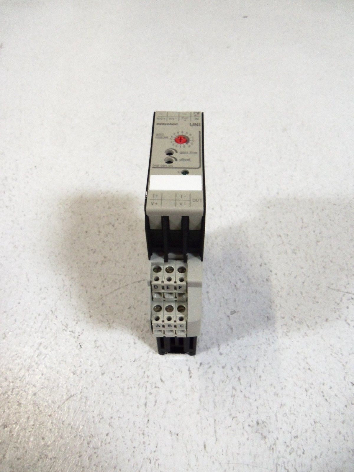 ENTRELEC UNI TEMPERATURE RELAY CONVERTER *USED*