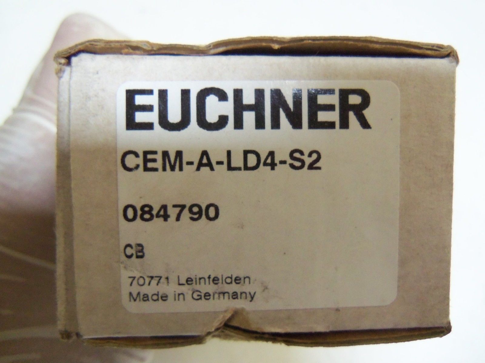EUCHNER CEM-A-LD4-S2 *NEW IN BOX*