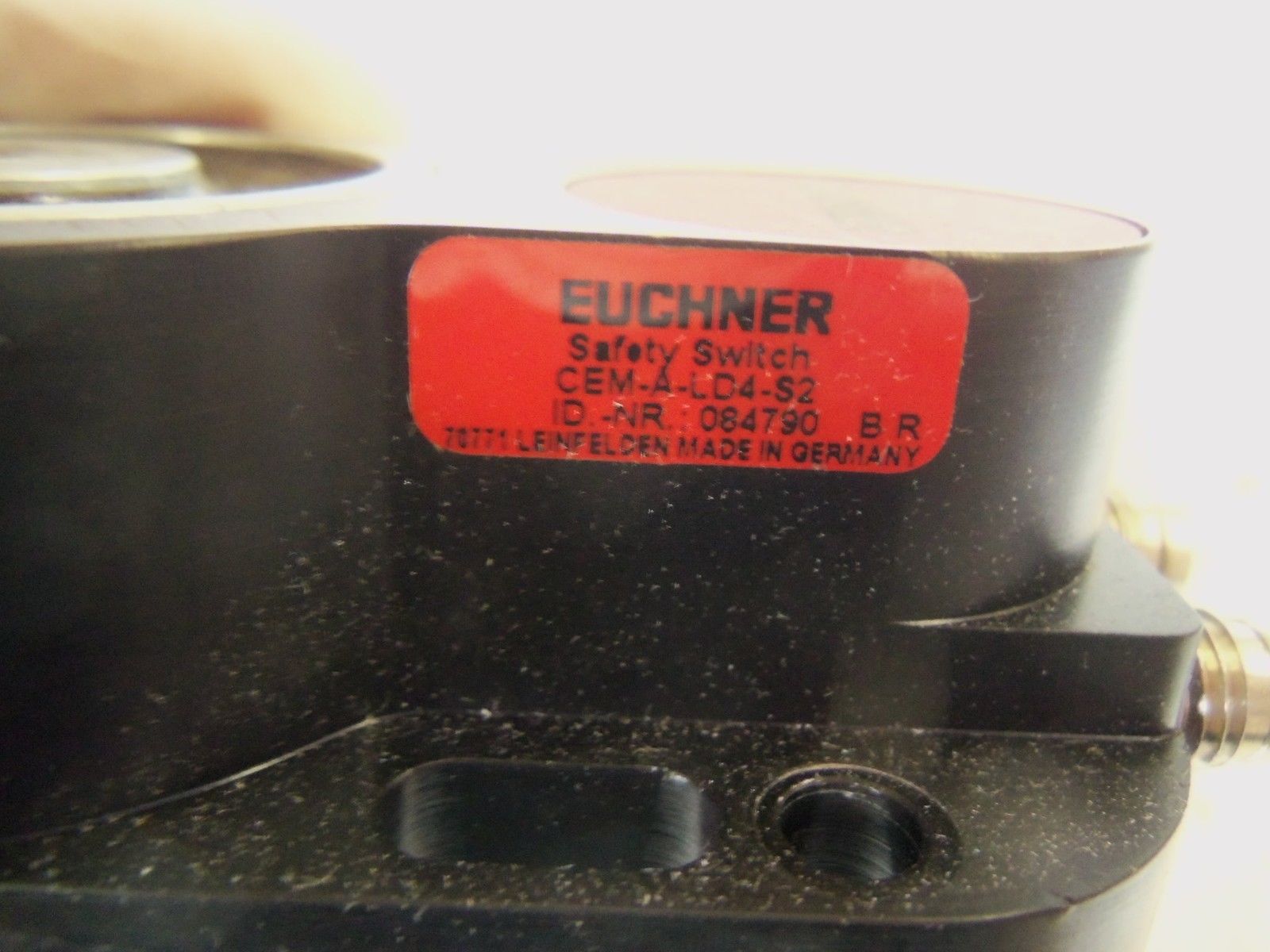 EUCHNER CEM-A-LD4-S2 *NEW IN BOX*