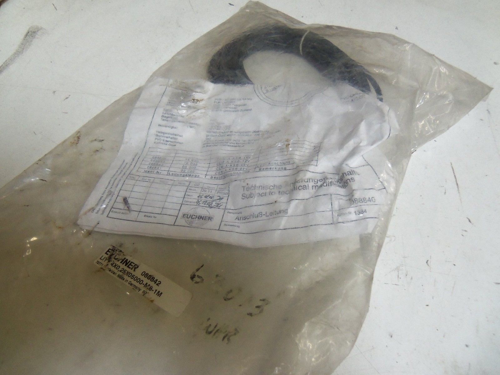 EUCHNER LIYY4X0,25X05000-M8-1M * NEW IN BAG*