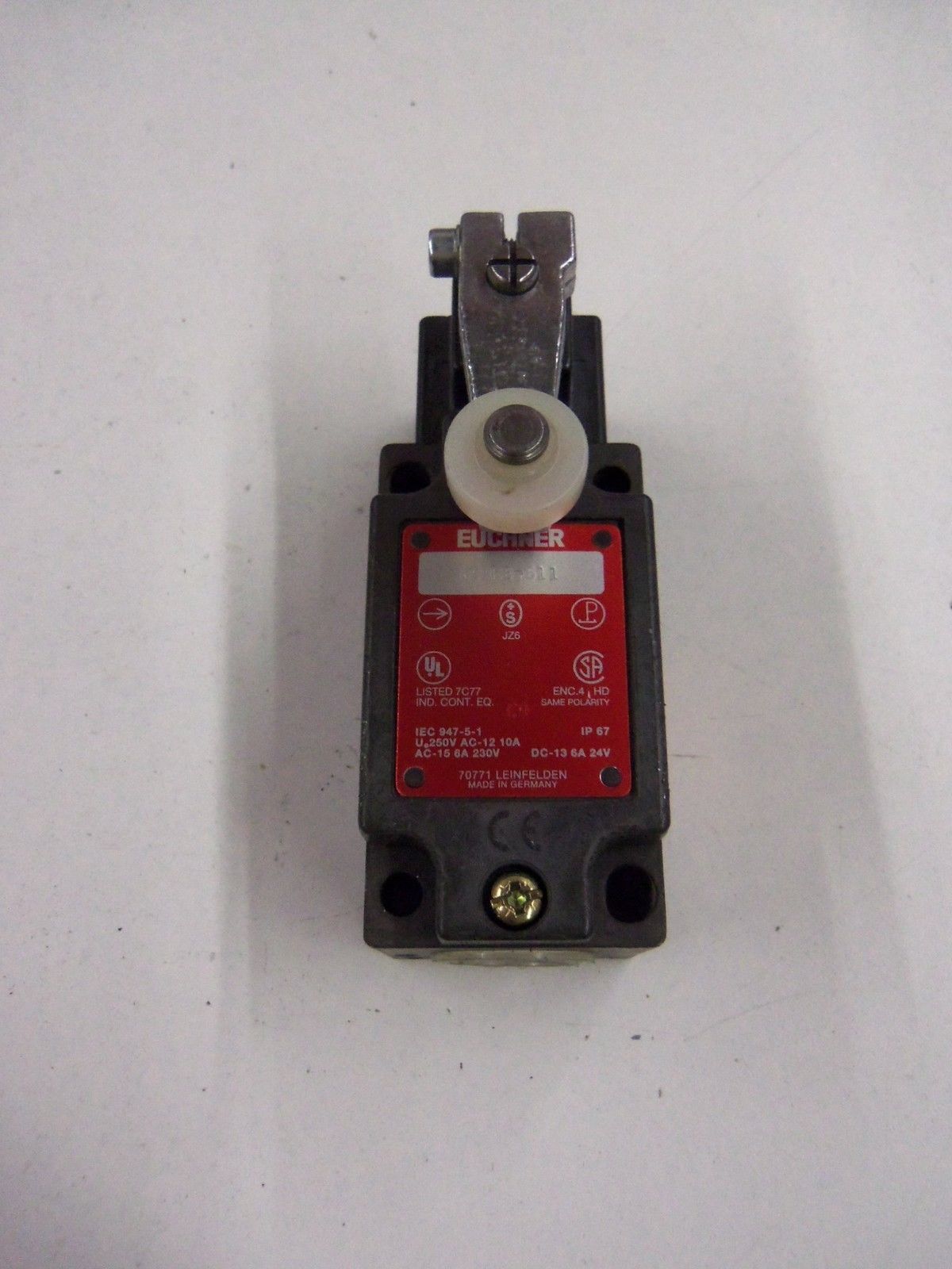 EUCHNER NZ1HB-511 *NEW NO BOX*