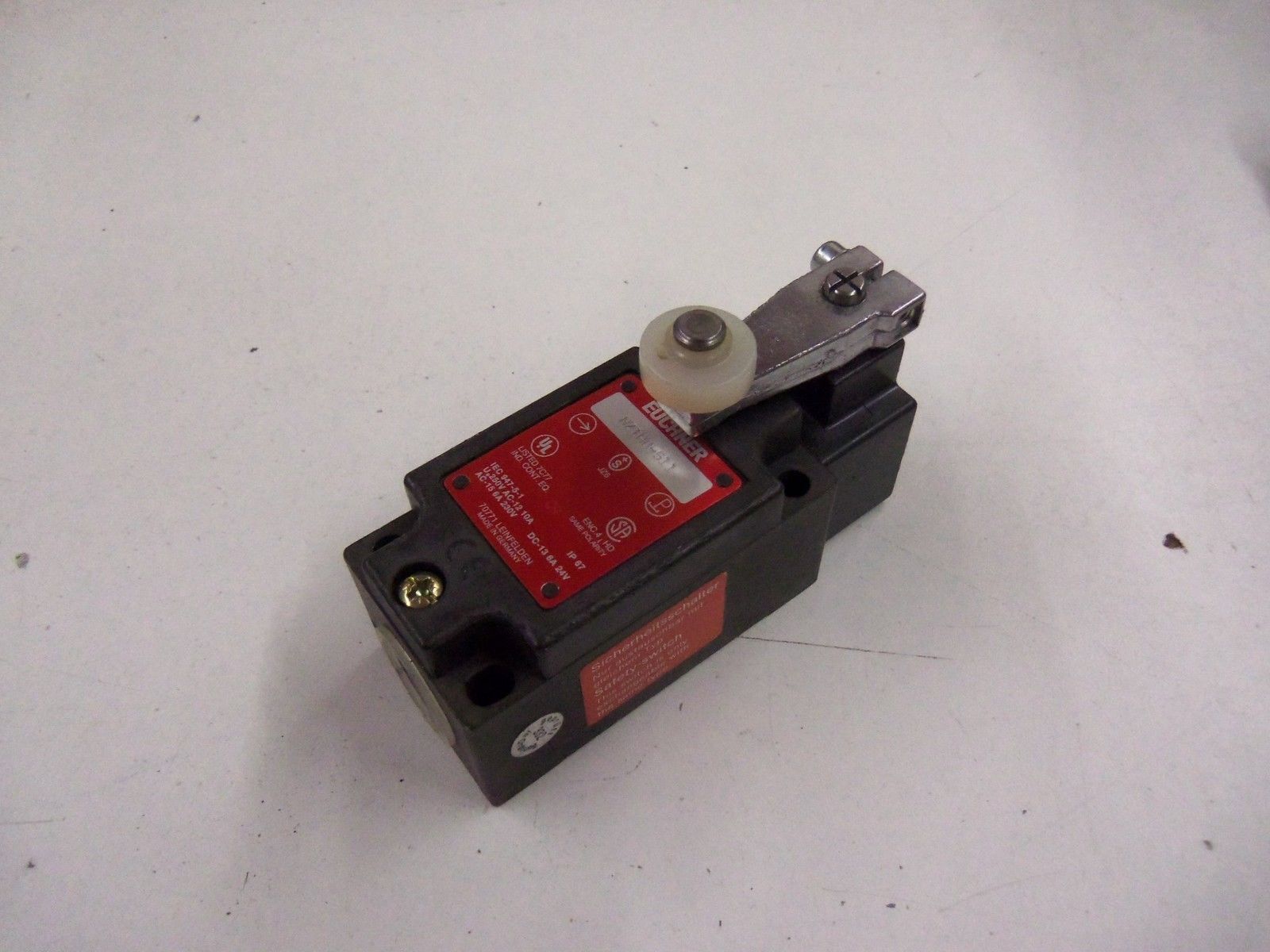 EUCHNER NZ1HB-511 *NEW NO BOX*