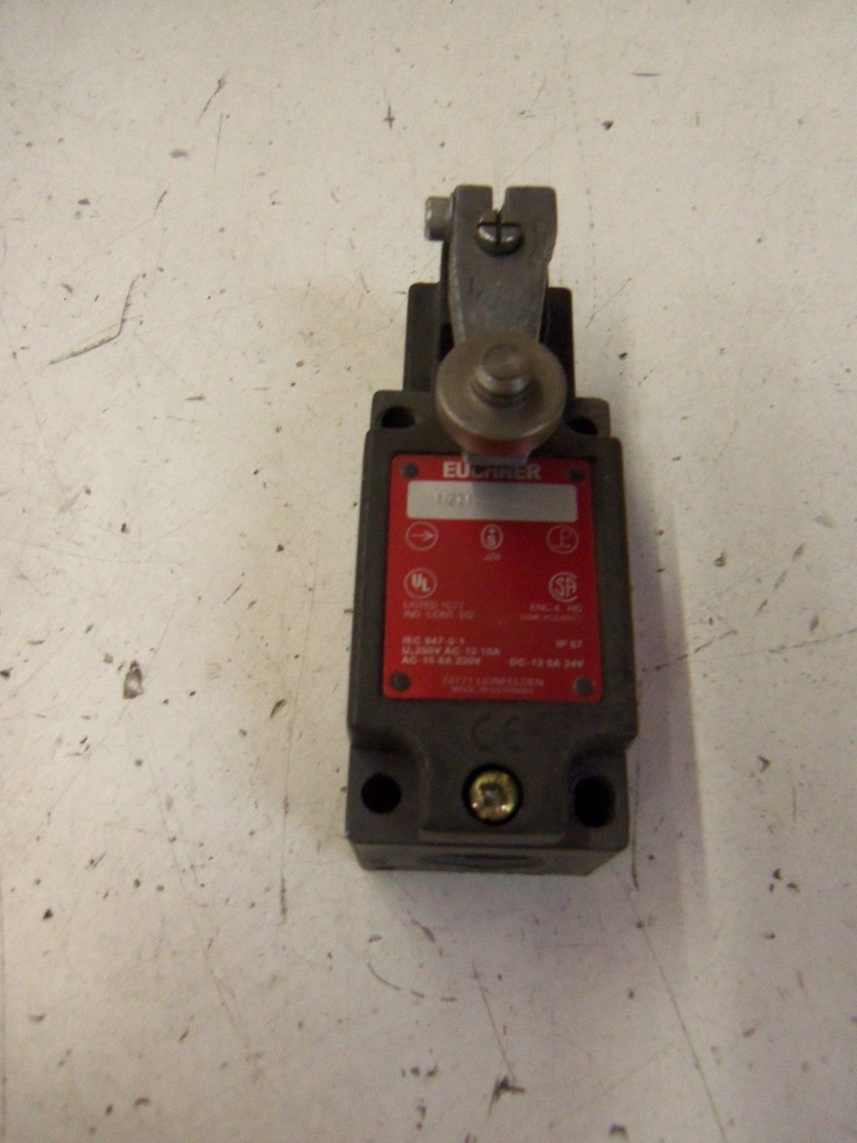 EUCHNER NZ1HS-3131 *NEW NO BOX*