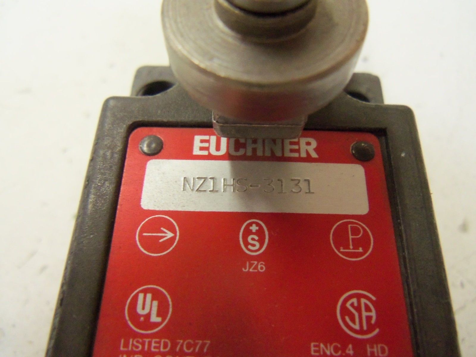 EUCHNER NZ1HS-3131 *NEW NO BOX*
