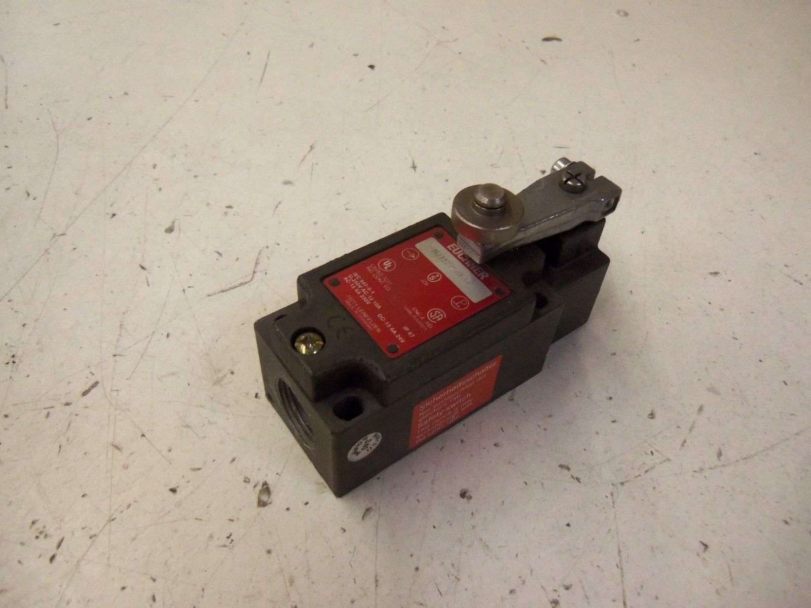 EUCHNER NZ1HS-3131 *NEW NO BOX*