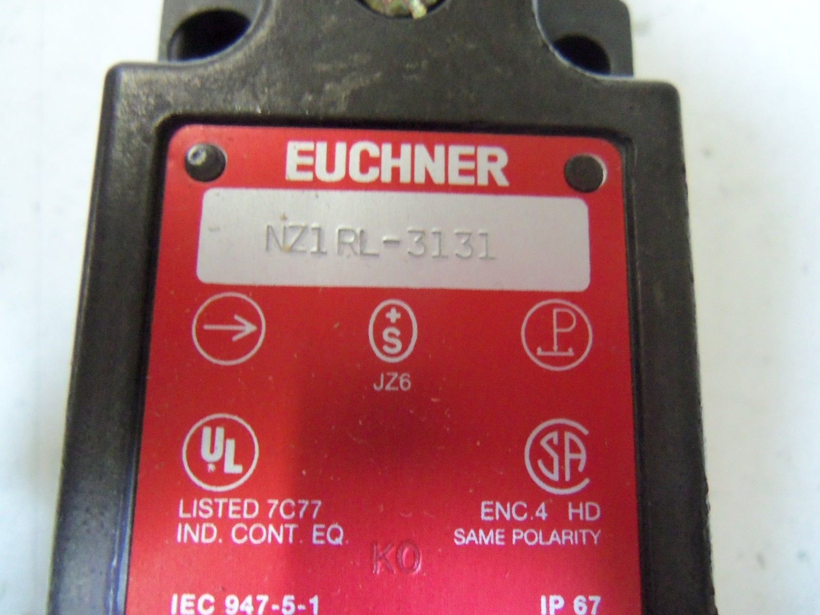 EUCHNER NZ1RL-3131 SAFETY SWITCH *NEW IN BOX*