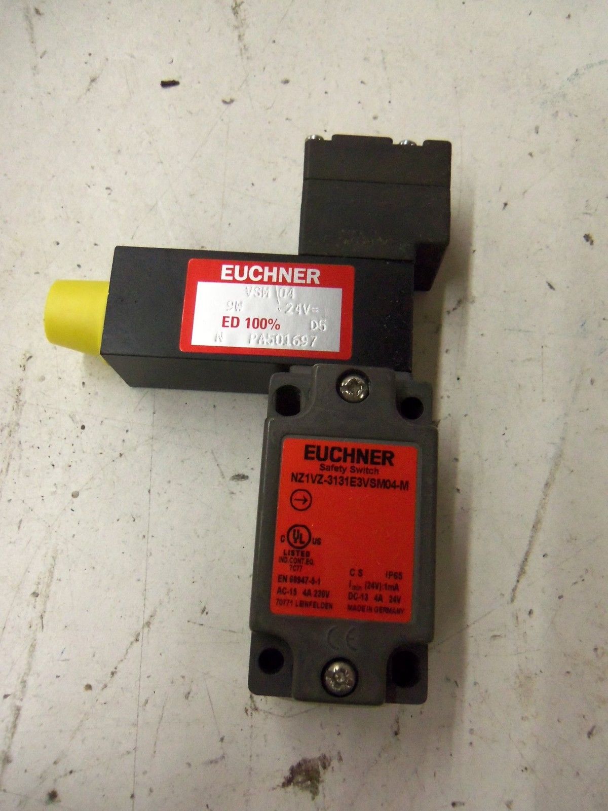 EUCHNER NZ1VZ-3131E3VSM04-M *NEW IN BOX*