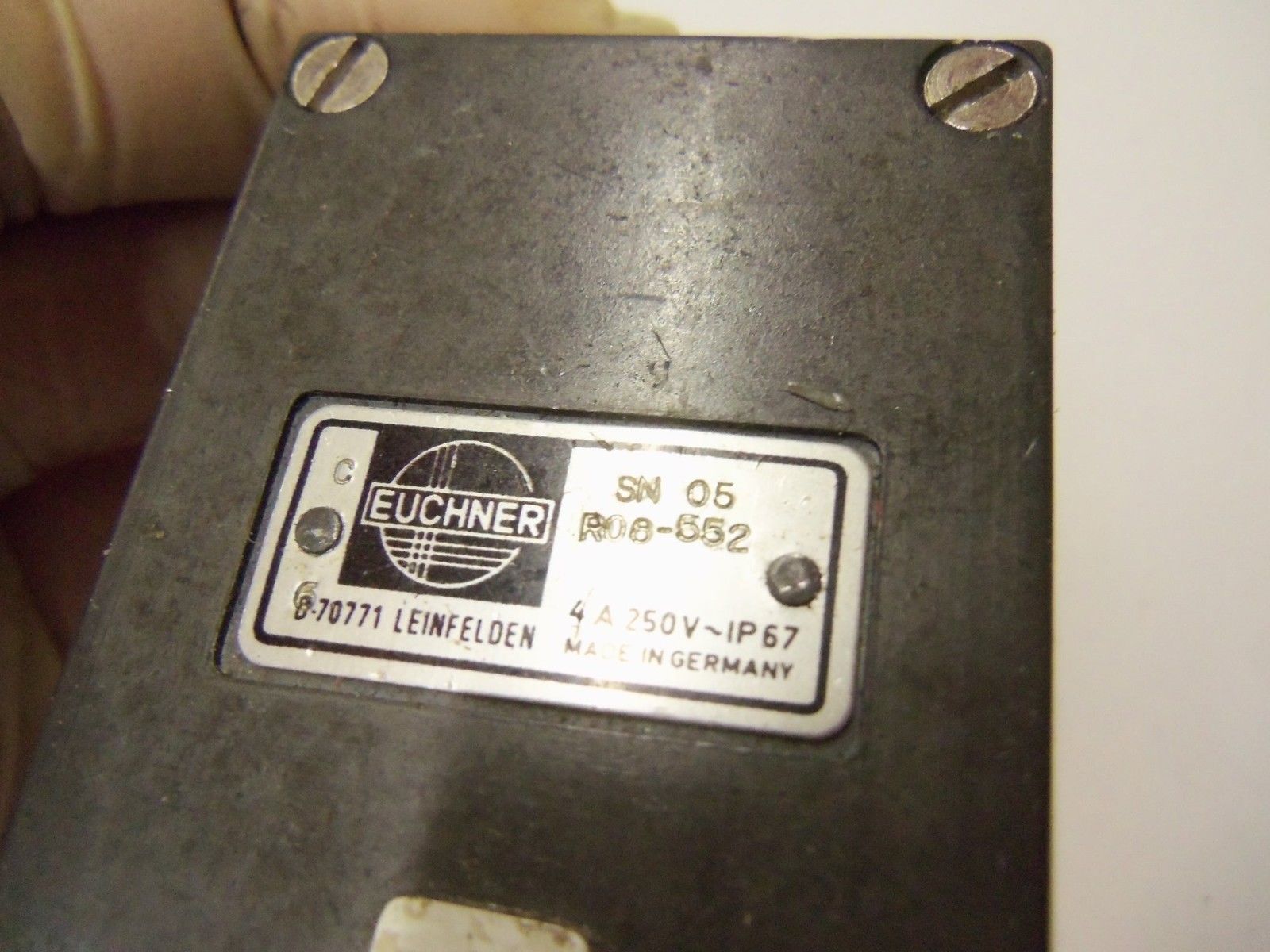 EUCHNER SN 05 R08-552 *USED*