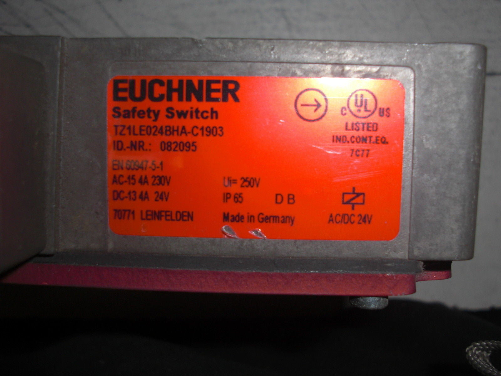 EUCHNER TZ1LE024BHA *USED* C1903