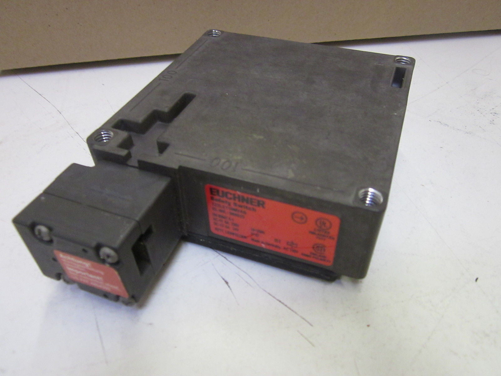 EUCHNER TZ2LE110MVAB  *NEW NO BOX*