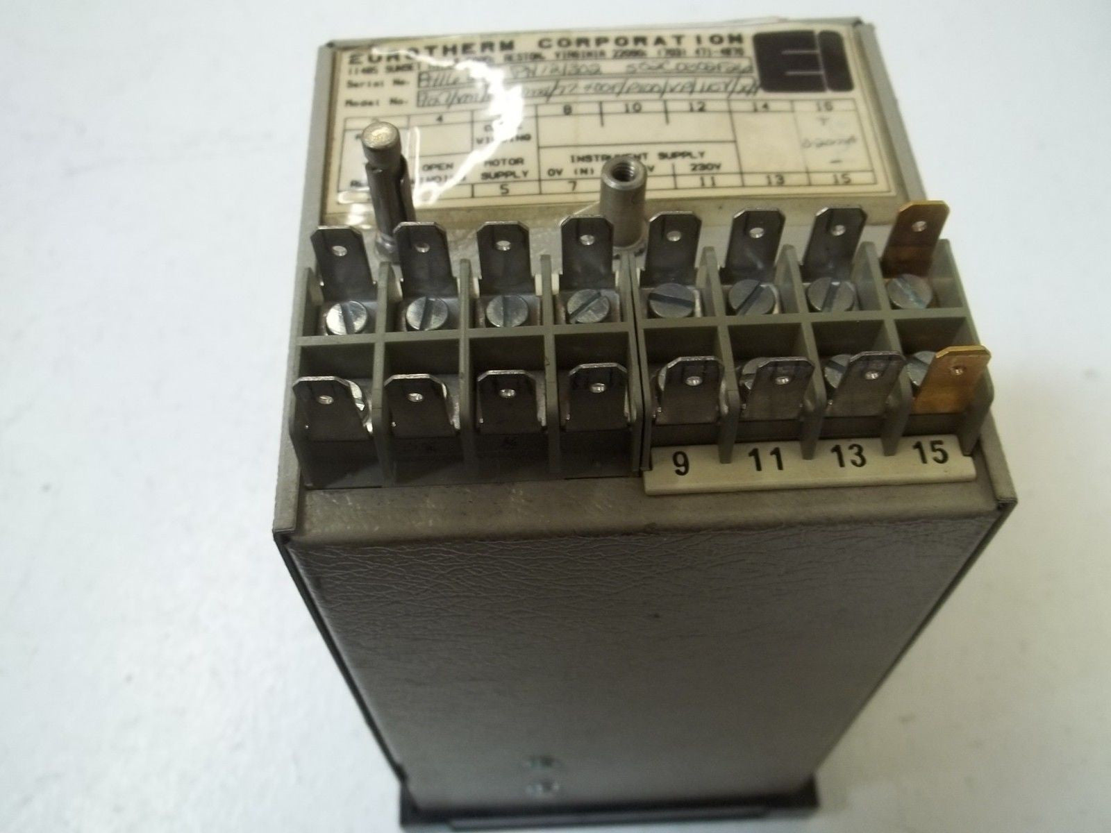 EUROTHEM CORPORATION 927/VM/0-20MA/77-400F/P100/UP/110V/XH *USED*
