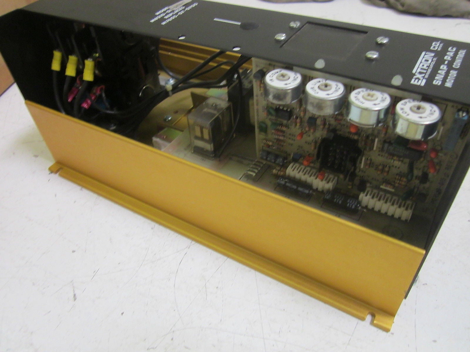 EXTRON M8210-01-0701 DC DRIVE  *NEW IN BOX*