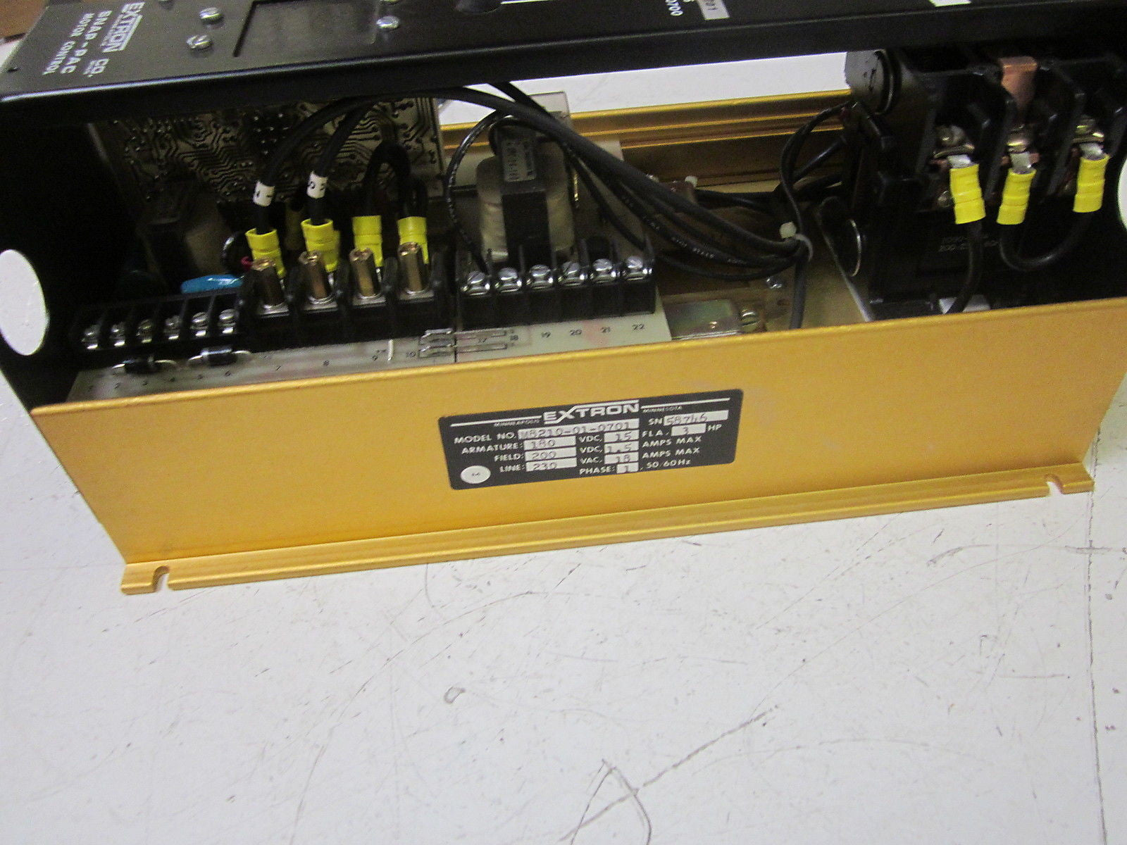 EXTRON M8210-01-0701 DC DRIVE  *NEW IN BOX*