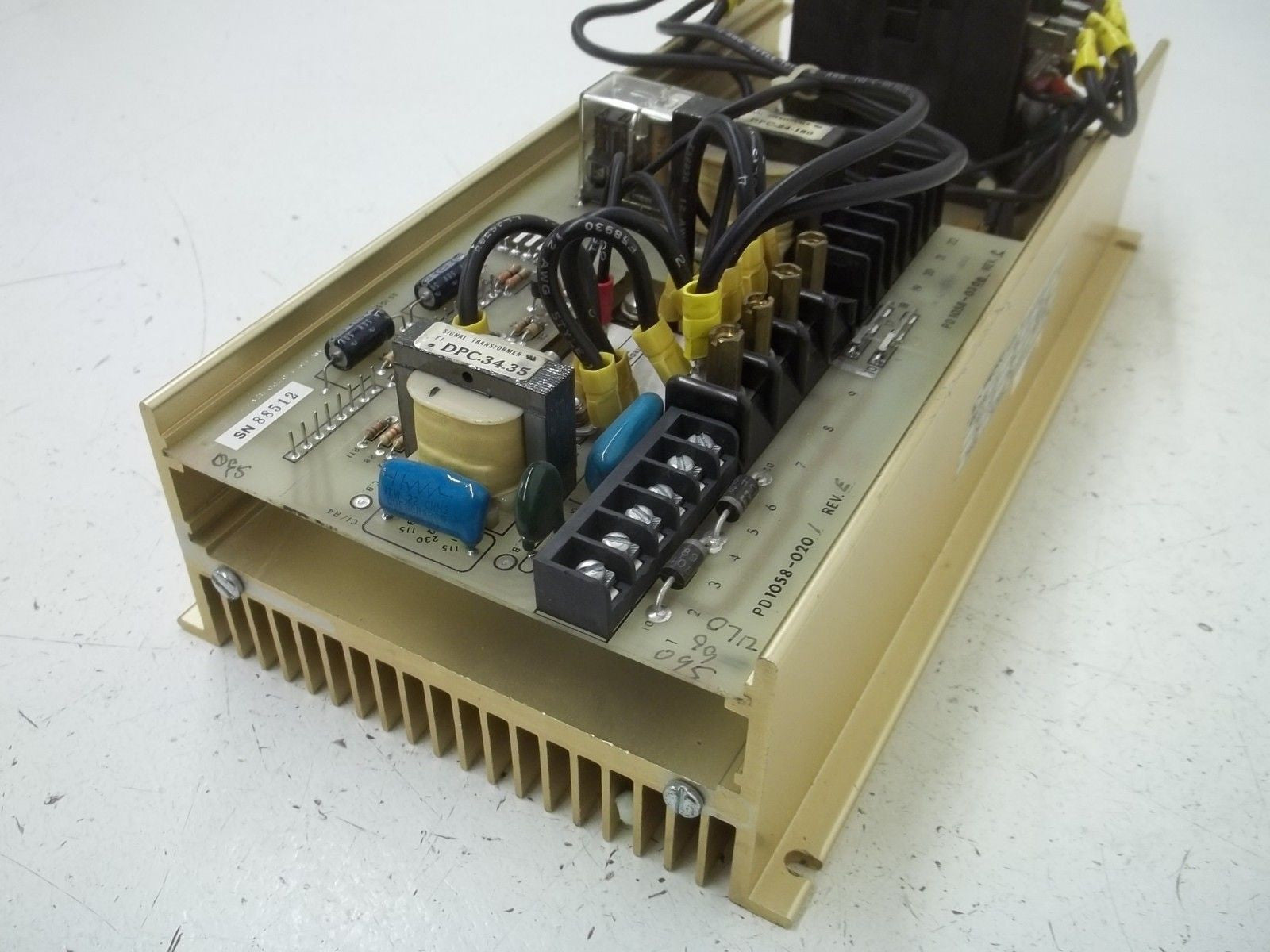 EXTRON M8210-01-0701 DC DRIVE (AS PICTURED)*USED*