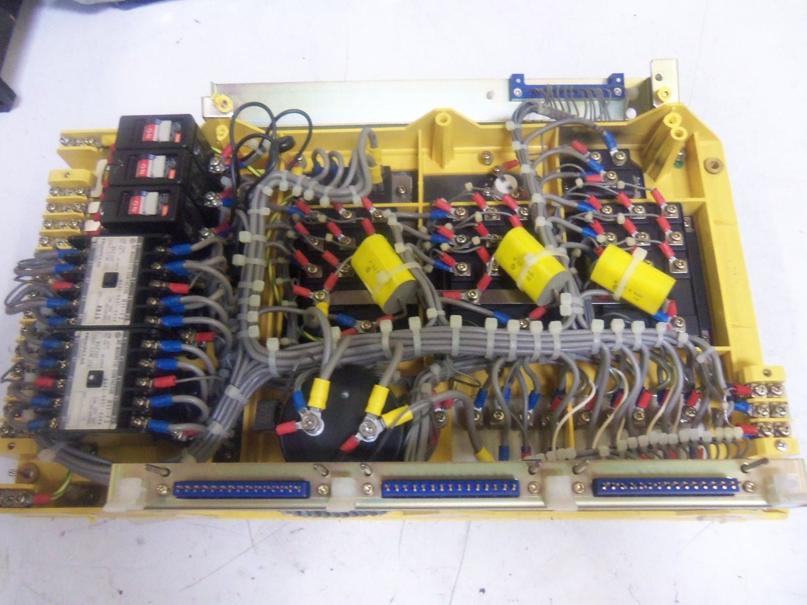 FANUC A06B-6058-H332 SERVO AMPLIFIER (AS PICTURED) MISSING BOARD *USED*
