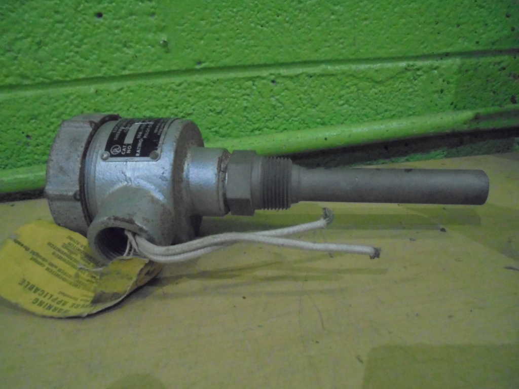 FENWAL 80016-4 EXPLOSION PROOF THERMOSWITCH CONTROL *USED*