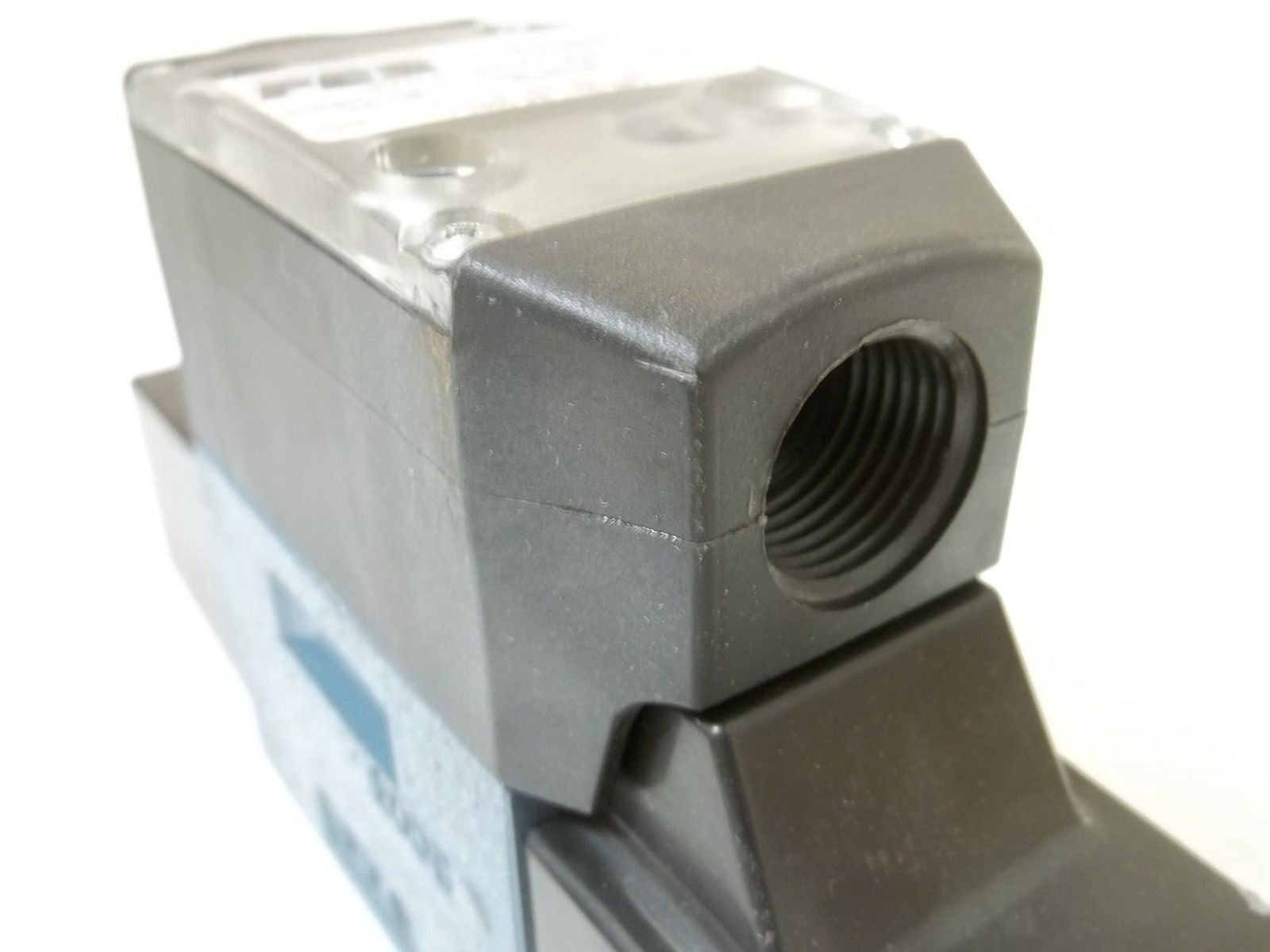 FES 370-012700-005 DIRECTIONAL VALVE 120/110VAC, WATTS 10 *USED*