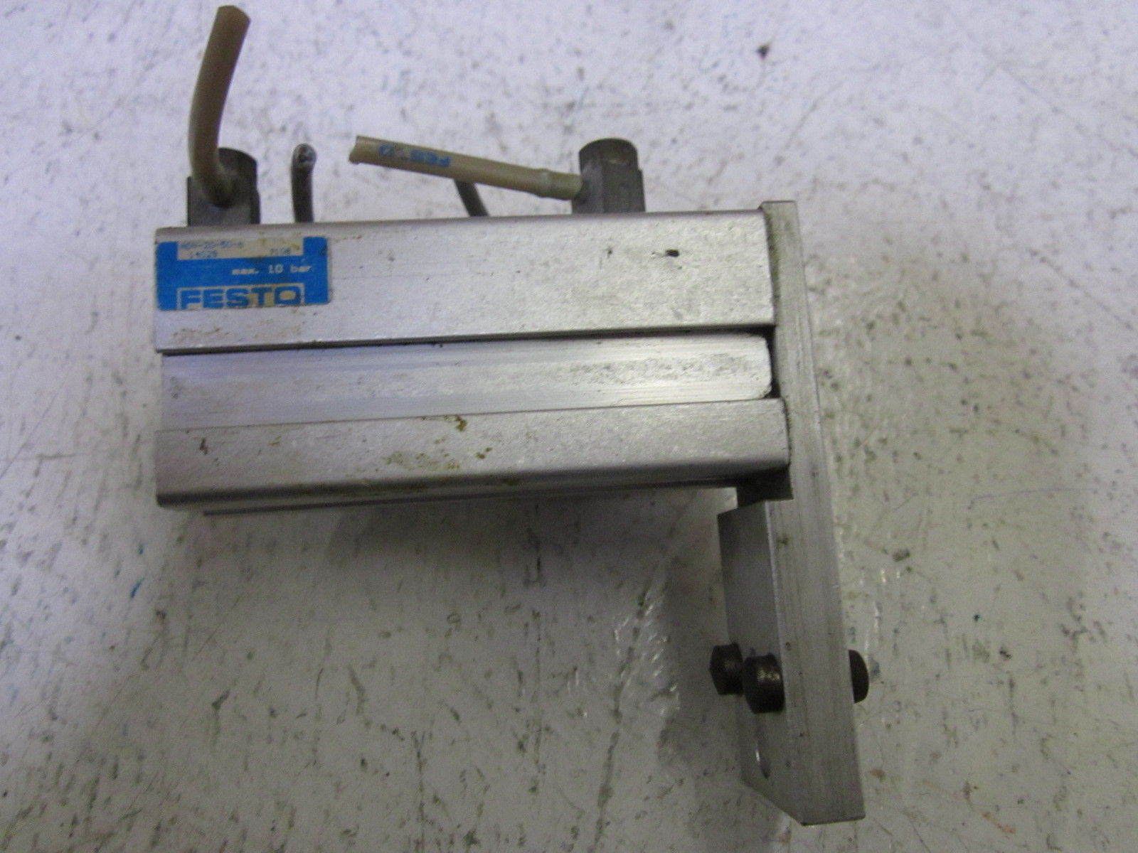 FESTO 14029 ADV-20-50-A CYLINDER SHORT STROKE *USED*