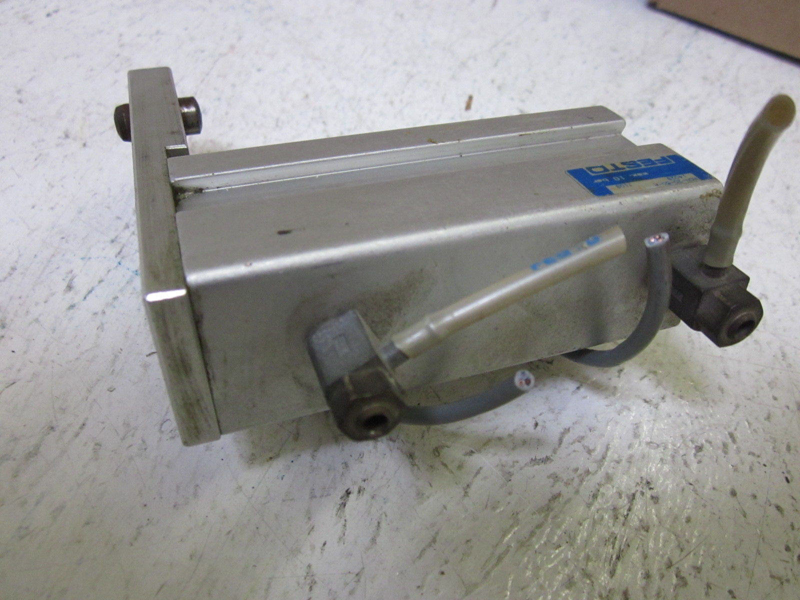 FESTO 14029 ADV-20-50-A CYLINDER SHORT STROKE *USED*