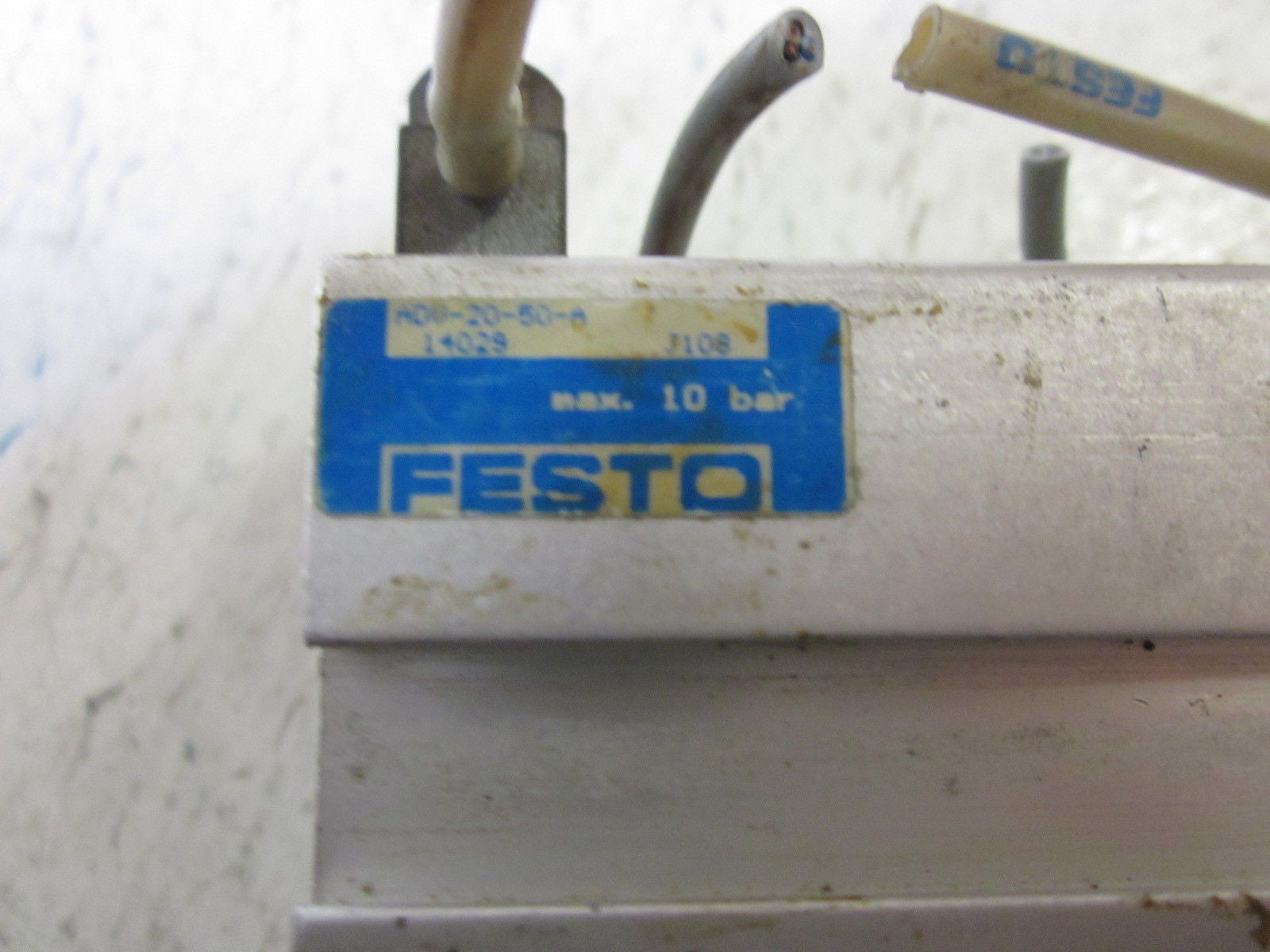 FESTO 14029 ADV-20-50-A CYLINDER SHORT STROKE *USED*