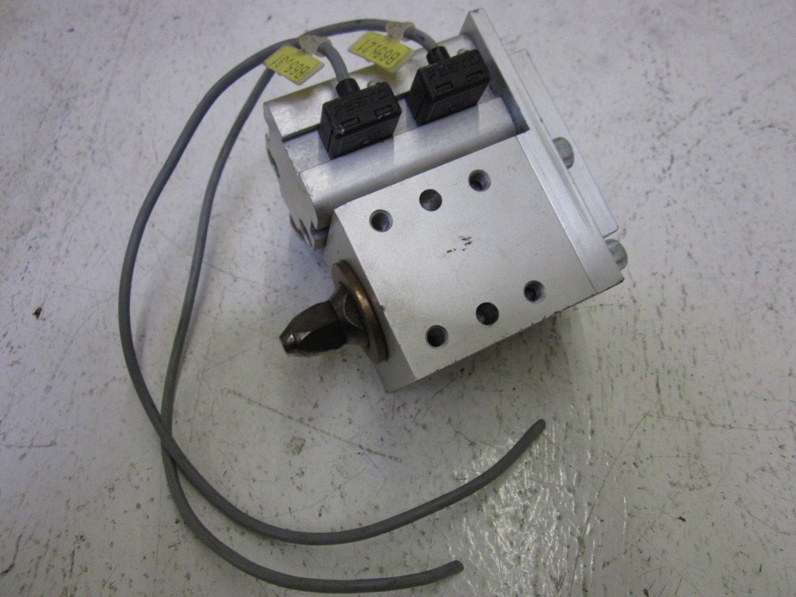 FESTO ADV-25-25-A PNEUMATIC CYLINDER *USED*