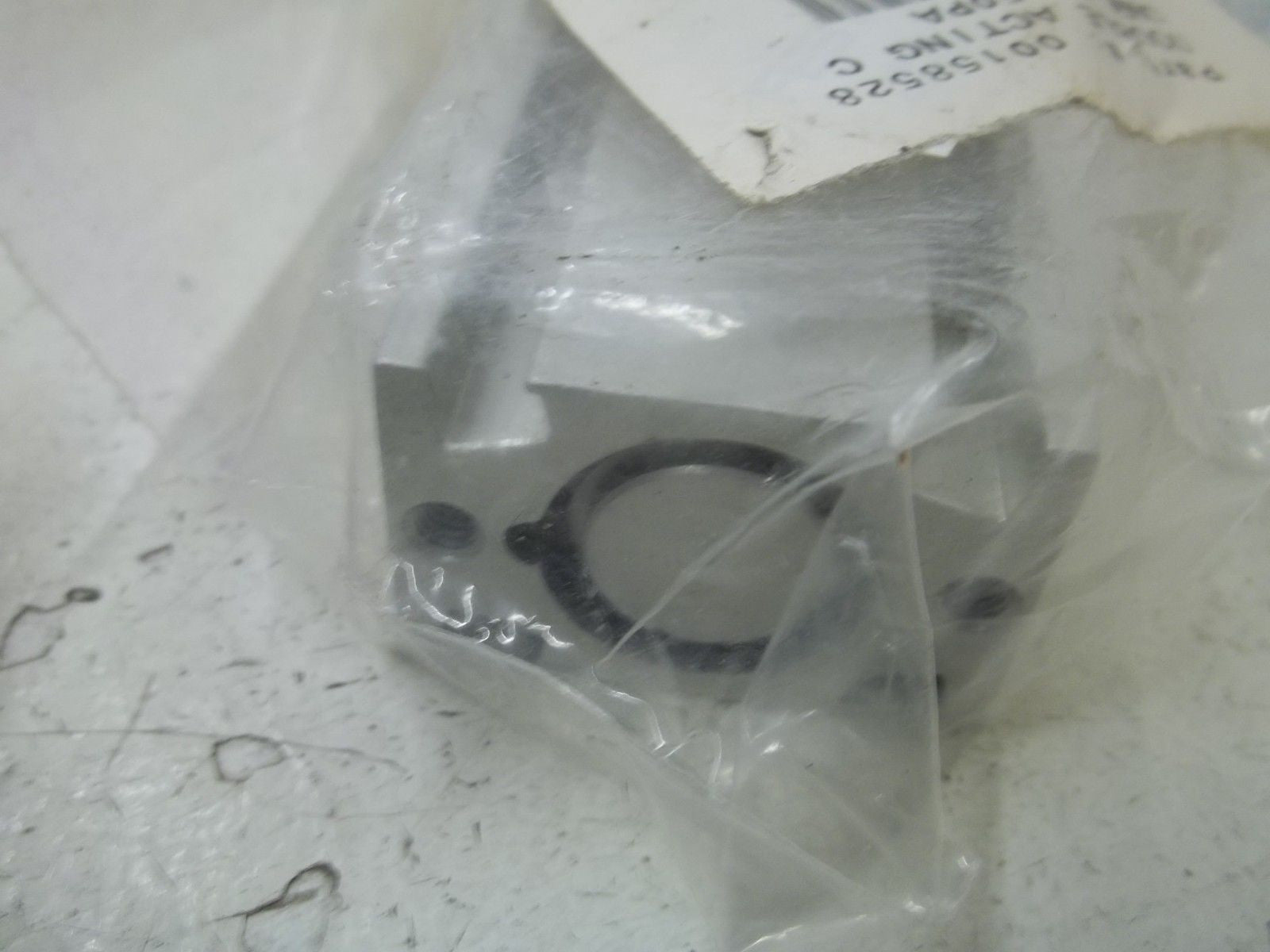 FESTO DMM-20-50-P-A PNEUMATIC CYLINDER *NEW IN A FACTORY BAG*