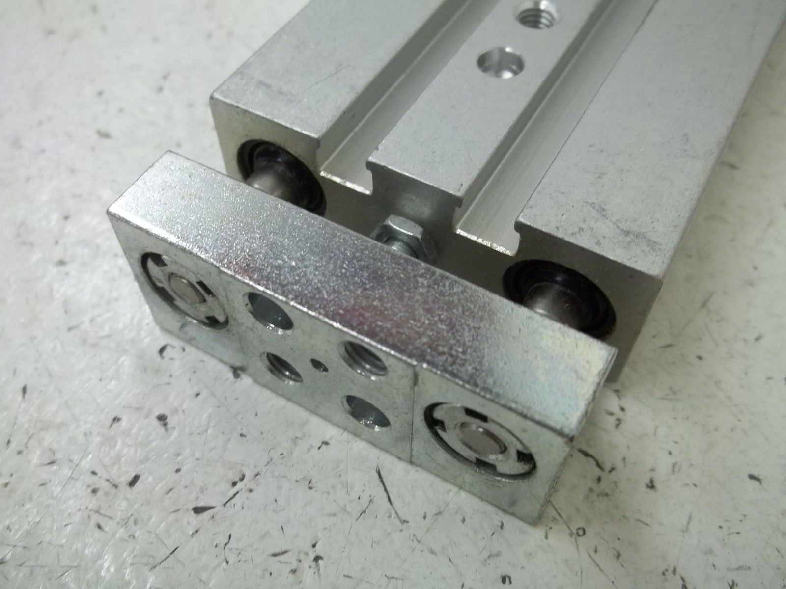 FESTO DPZ-10-10-P-A TWIN PISTOL PNEUMATIC CYLINDER *USED*