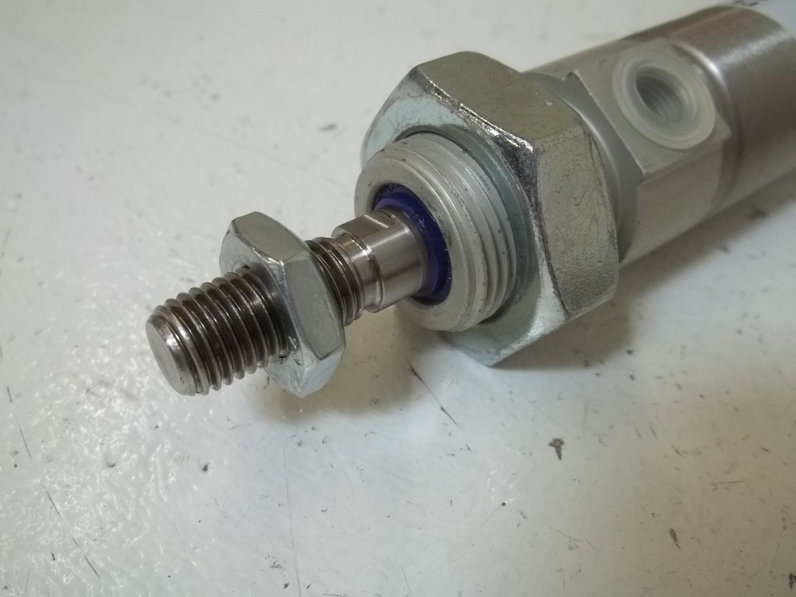FESTO DSN-25-50-P PNEUMATIC CYLINDER *NEW NO BOX*