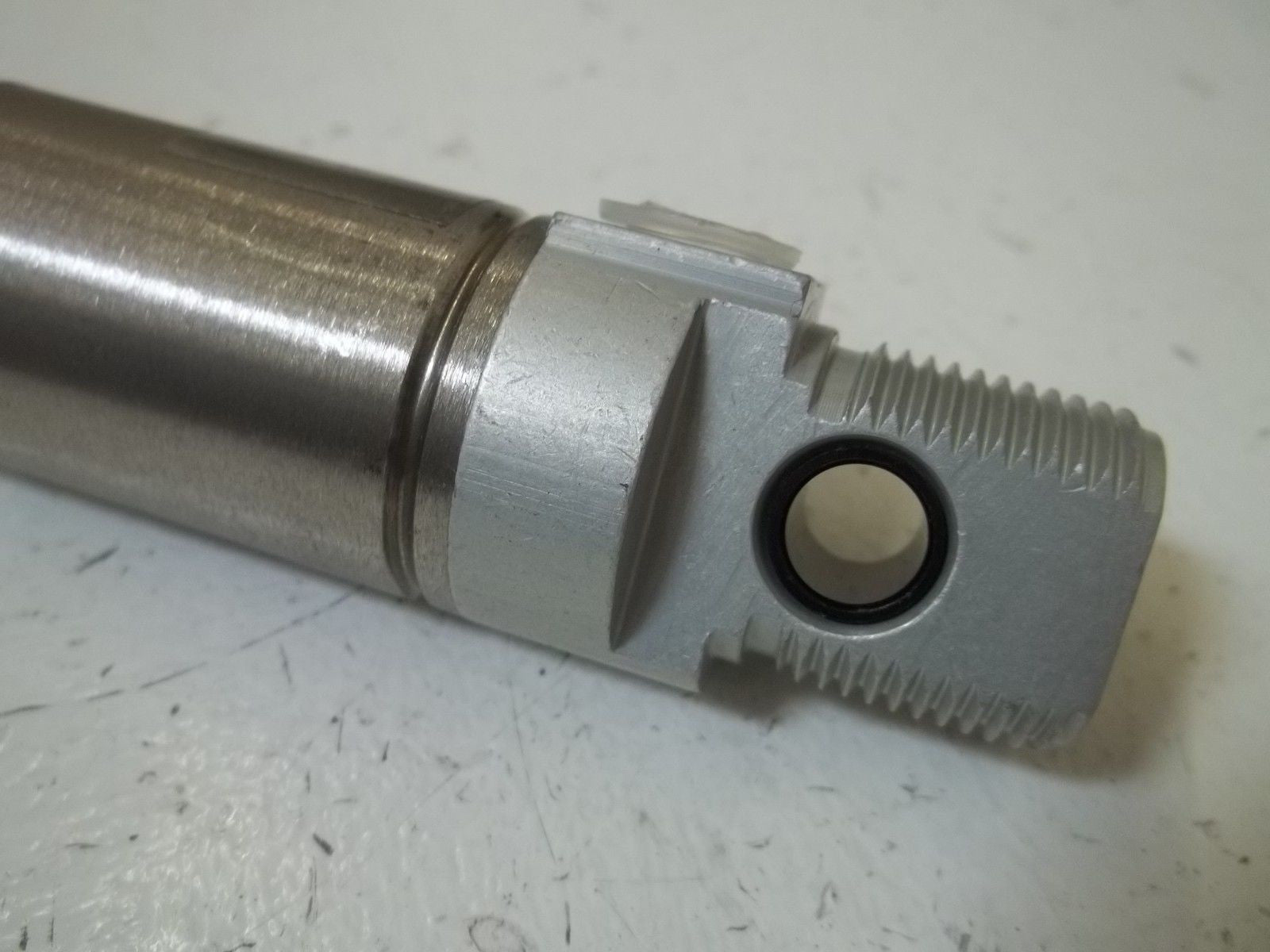 FESTO DSN-25-50-P PNEUMATIC CYLINDER *NEW NO BOX*