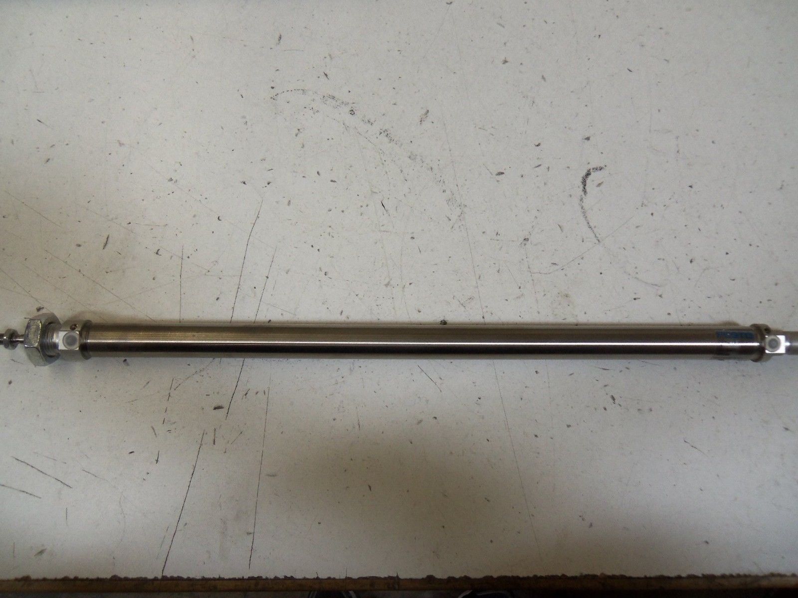 FESTO DSNU-16-300-PPV-A PNEUMATIC CYLINDER 24202894 *NEW NO BOX*