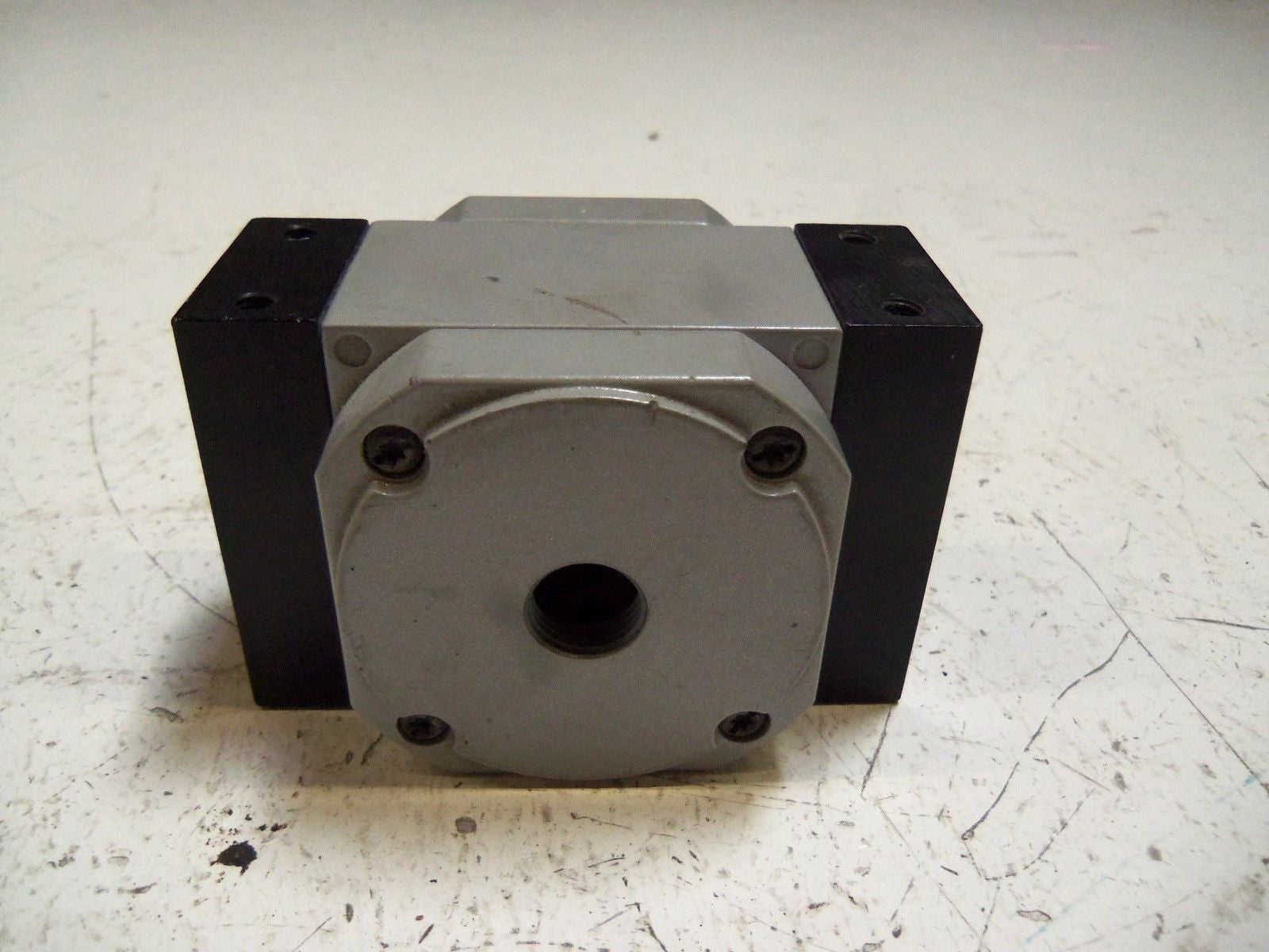 FESTO FRM-D-MIDI DISTRIBUTION BLOCK  *USED*