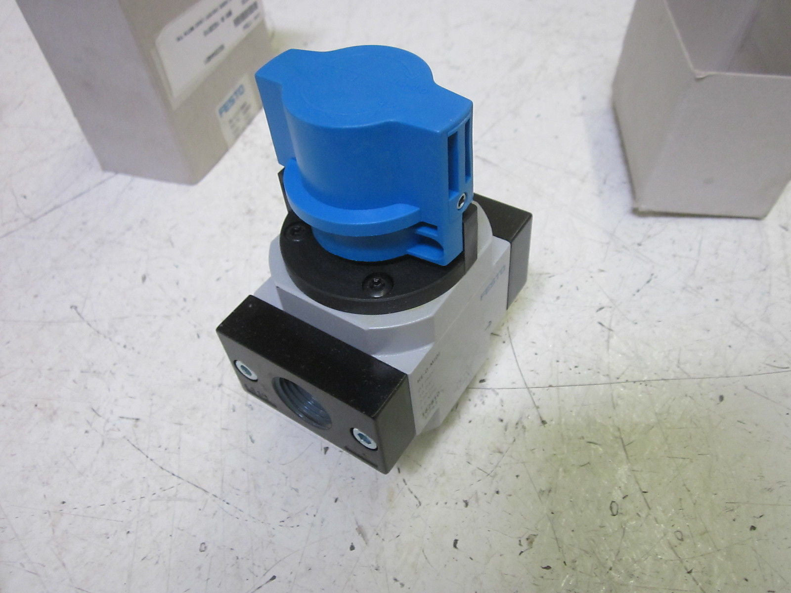 FESTO HE-1/2-D-MIDI MANUAL ON/OFF START VALVE 230PSI *NEW IN BOX*