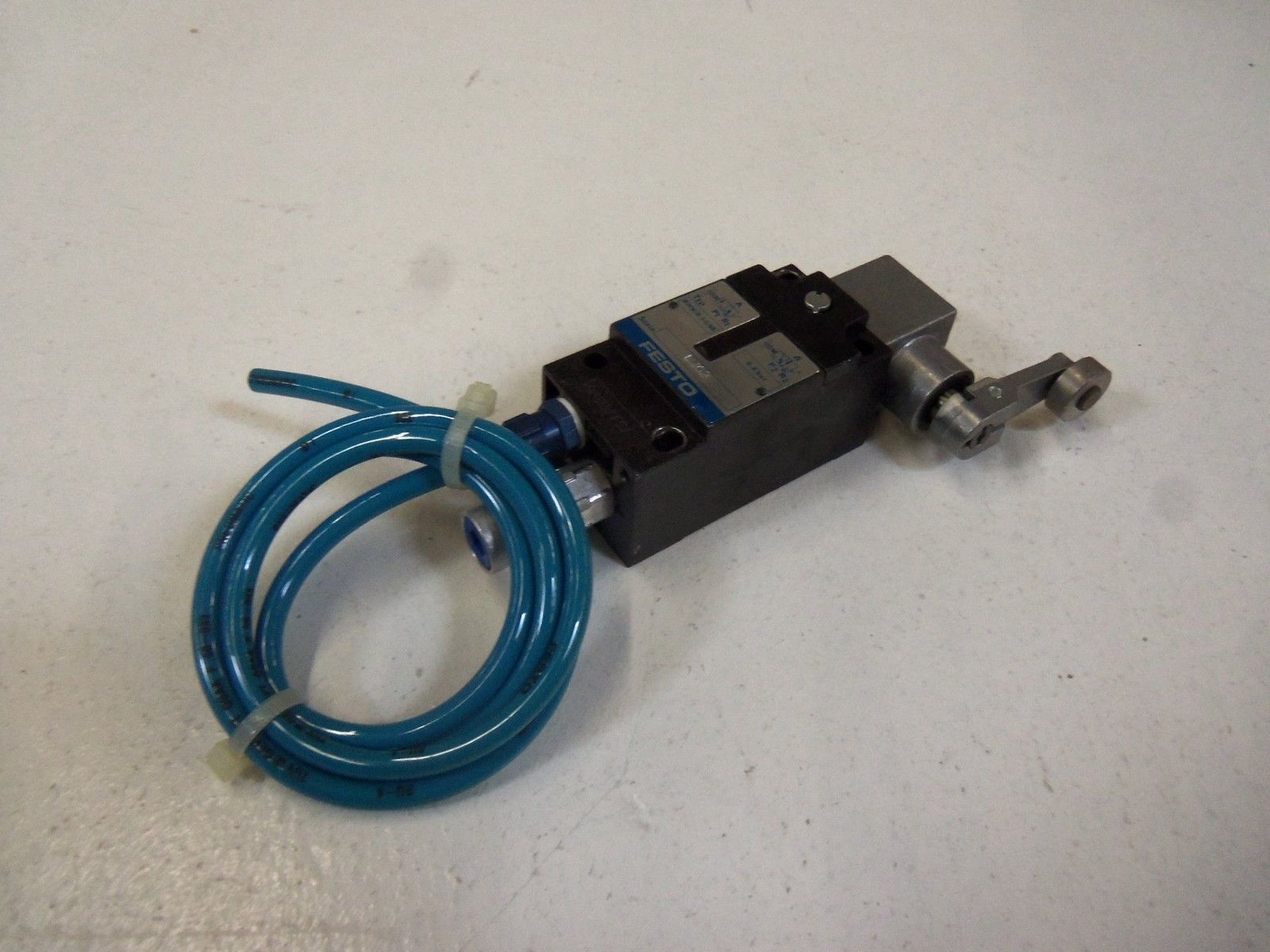 FESTO LIMIT SWITCH RWN/0-3-1/8B *USED*