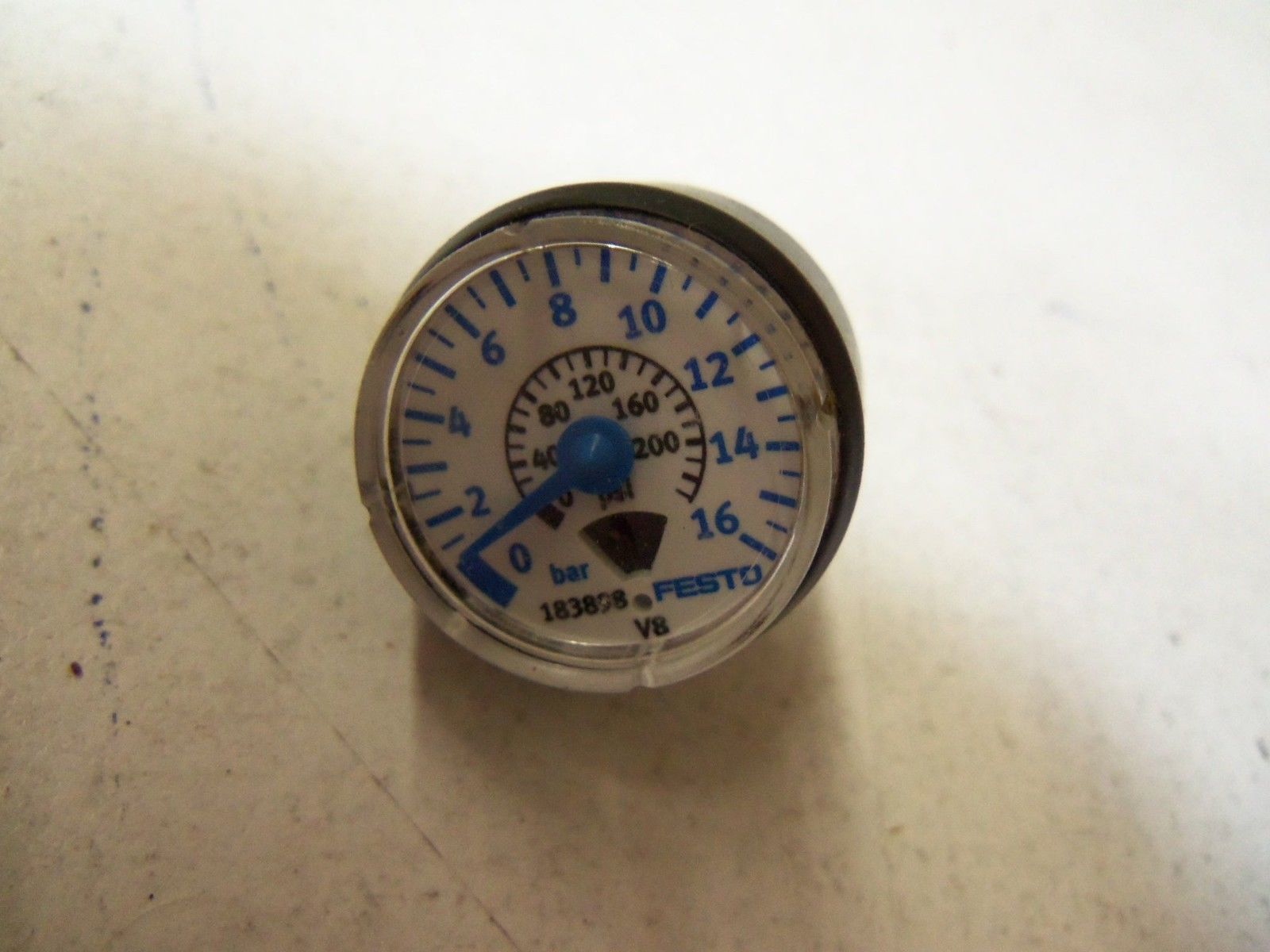 FESTO MANOMETER PRESSURE GAUGE MA-23-16-R1/8 *NEW IN BOX*