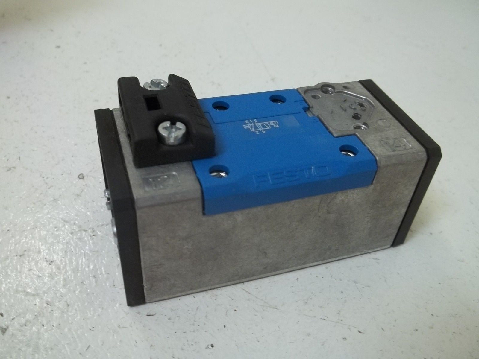 FESTO MN1H-5/2-D-1-C SOLENOID VALVE *NEW IN BOX*