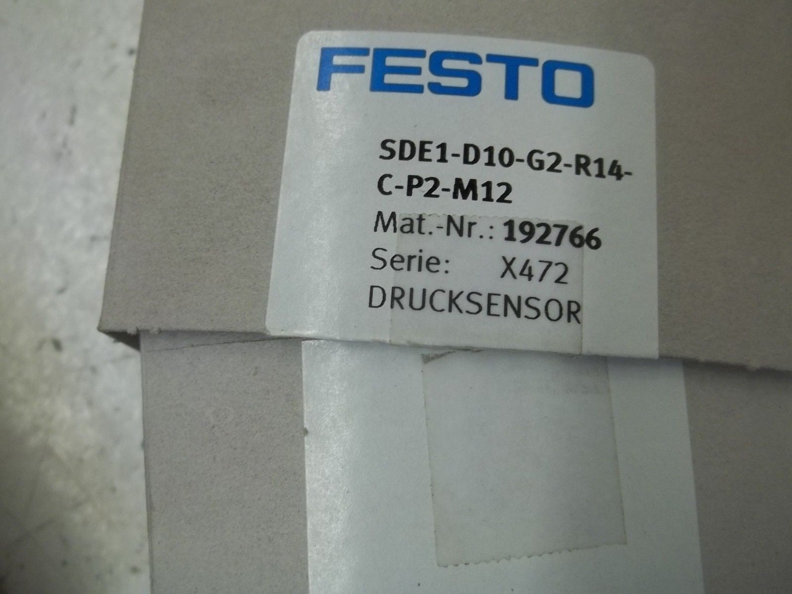 FESTO SDE1-D10-G2-R14-C-P2-M12 PRESSURE SENSOR *NEW IN BOX*