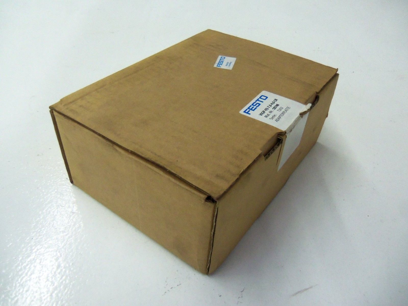 FESTO VIGP-03-7,0-4,0-LR PNEUMATIC VALVE ADAPTER *NEW IN BOX*
