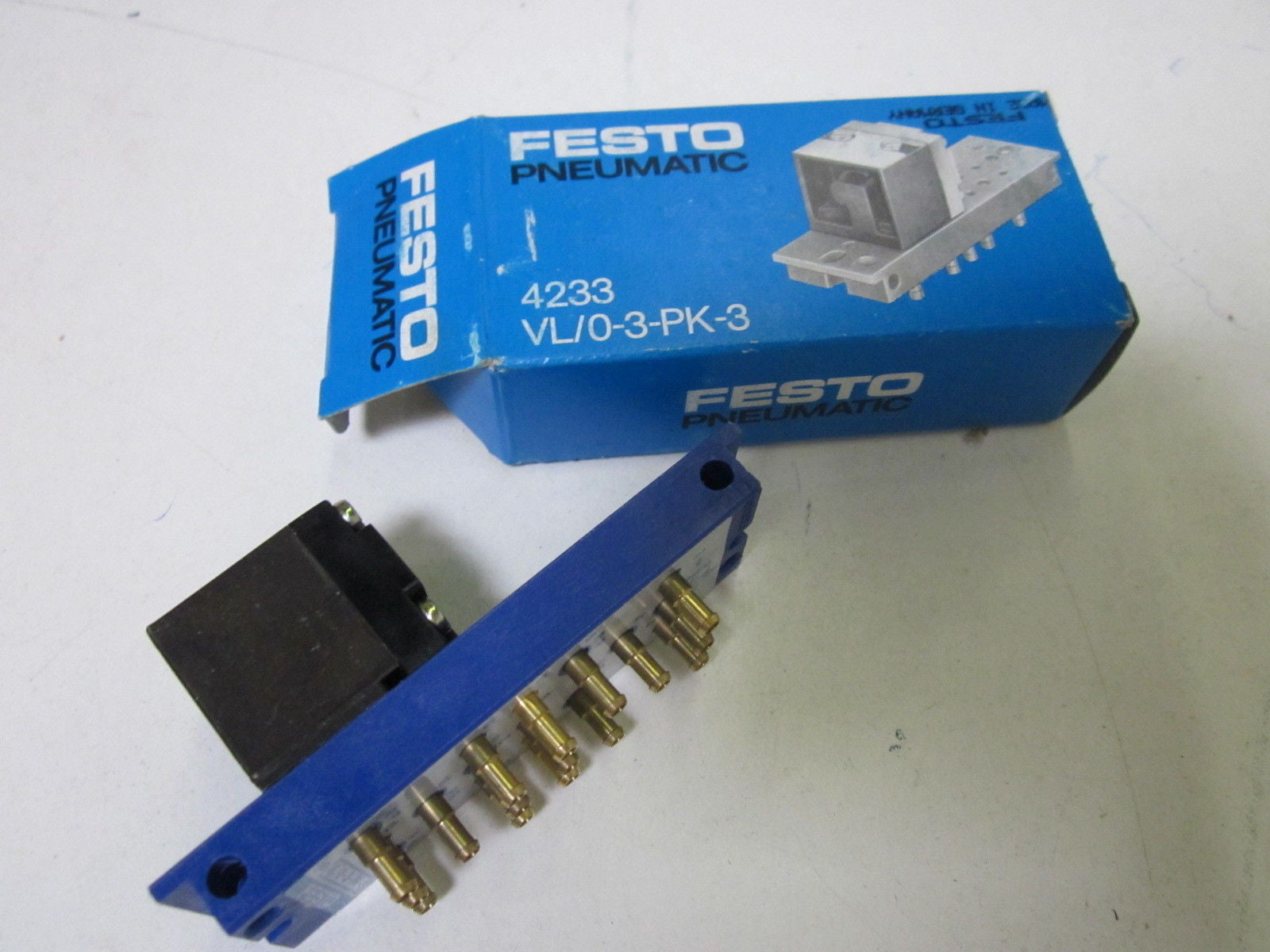 FESTO VL/0-3-PK-3 PNEUMATIC VALVE *NEW IN BOX*