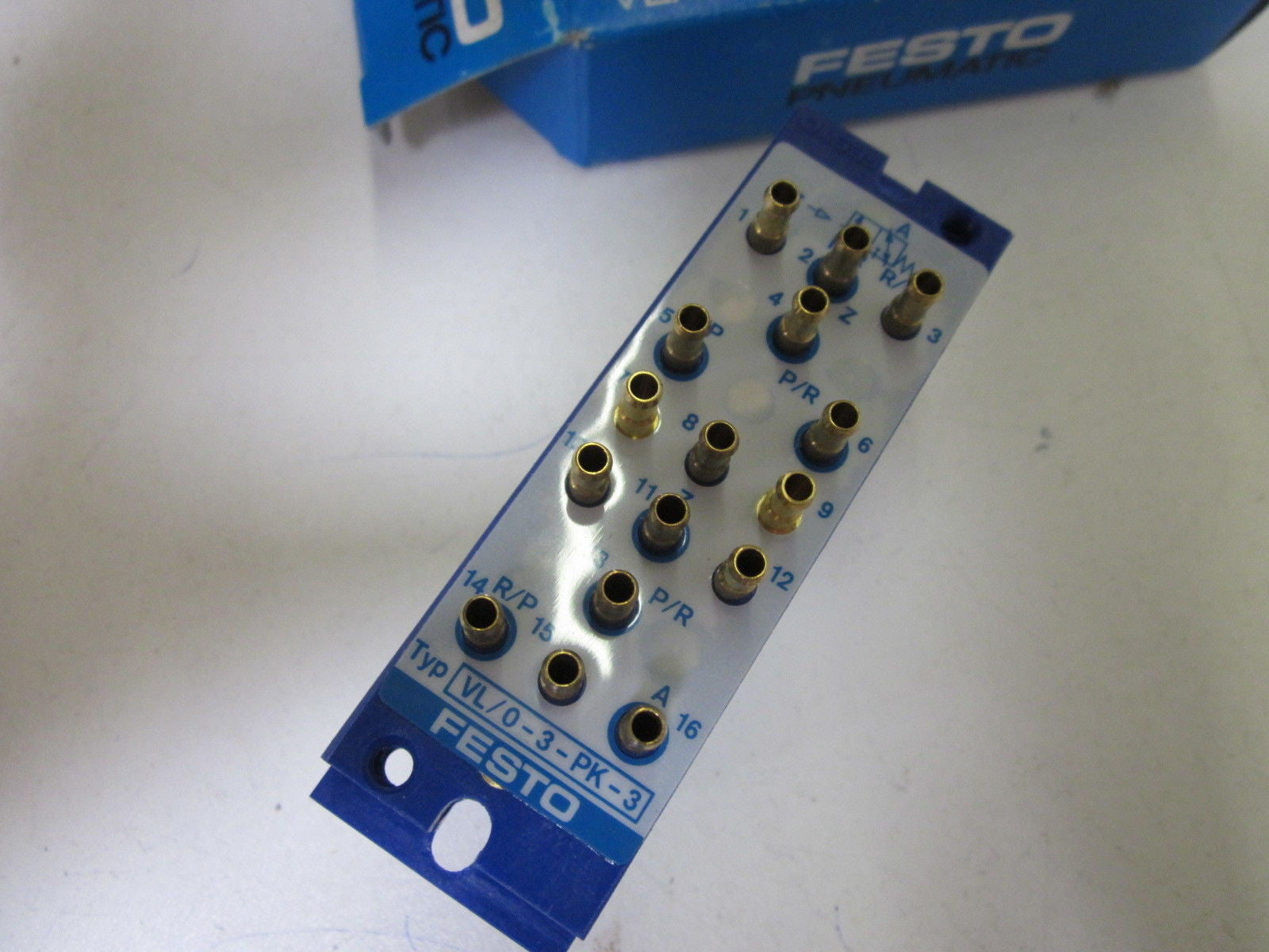 FESTO VL/0-3-PK-3 PNEUMATIC VALVE *NEW IN BOX*
