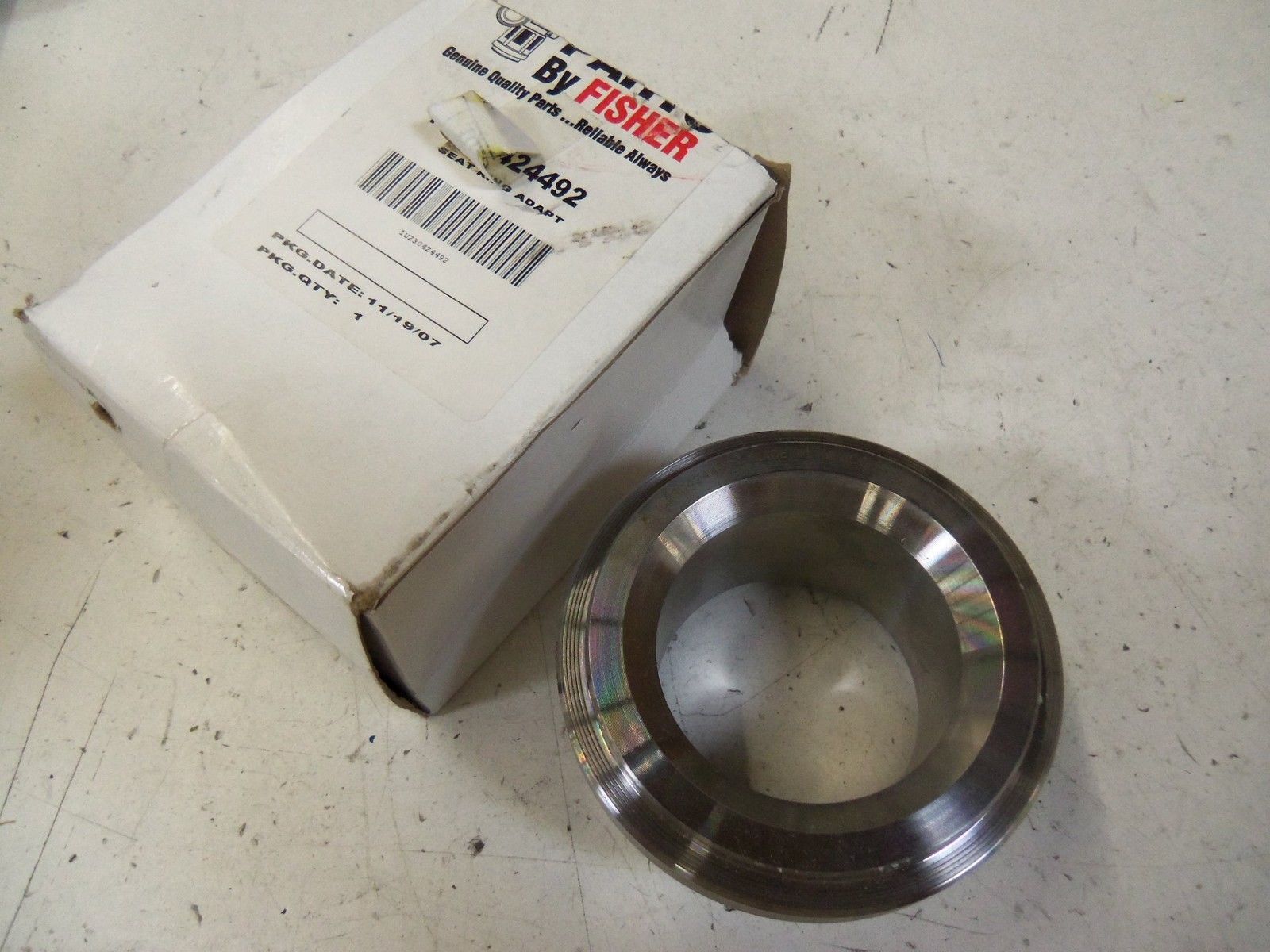 FISHER 1U230424492 SEAT RING *NEW IN BOX*