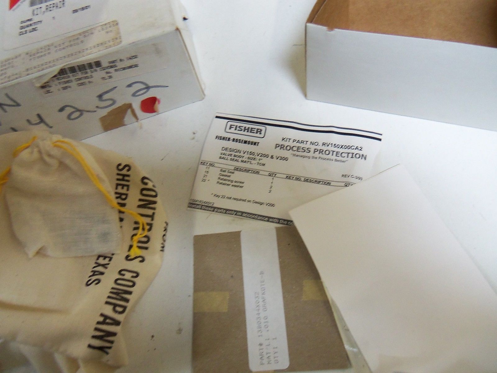 FISHER RV150X00CA2 REPAIR KIT *NEW IN BOX*