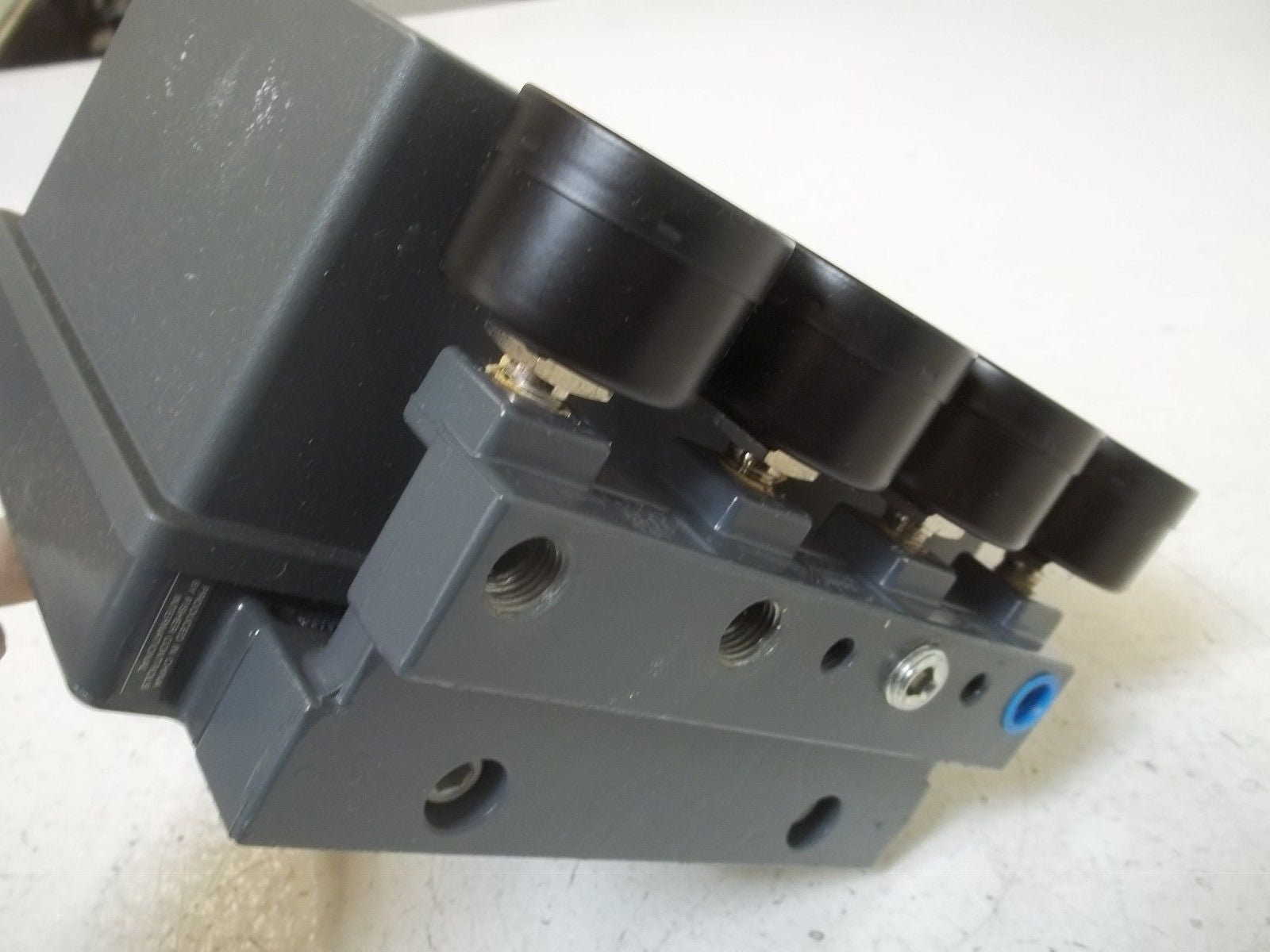 FISHER SERIES 3600 VALVE  POSITIONER *NEW IN BOX*