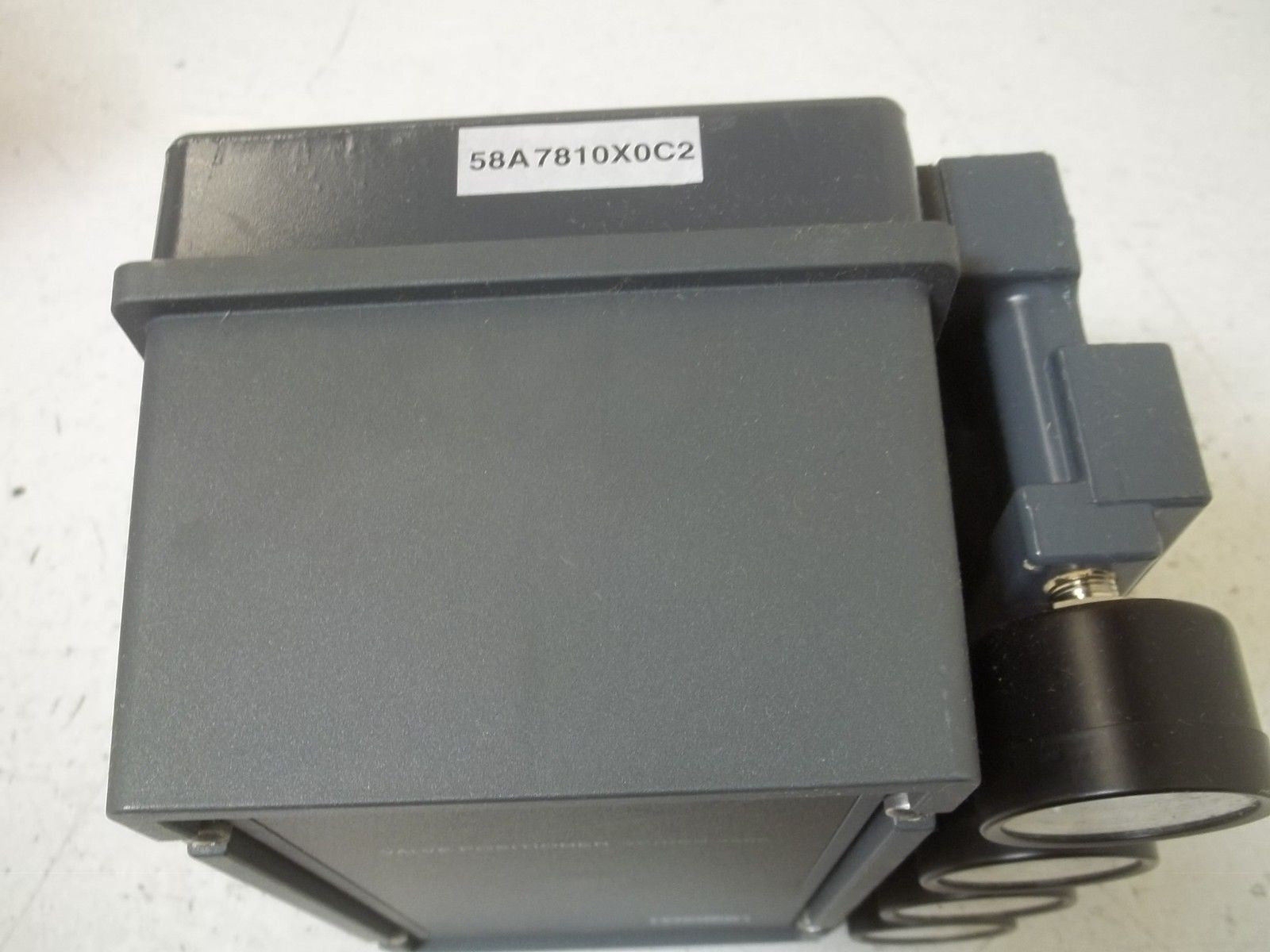 FISHER SERIES 3600 VALVE  POSITIONER *NEW IN BOX*