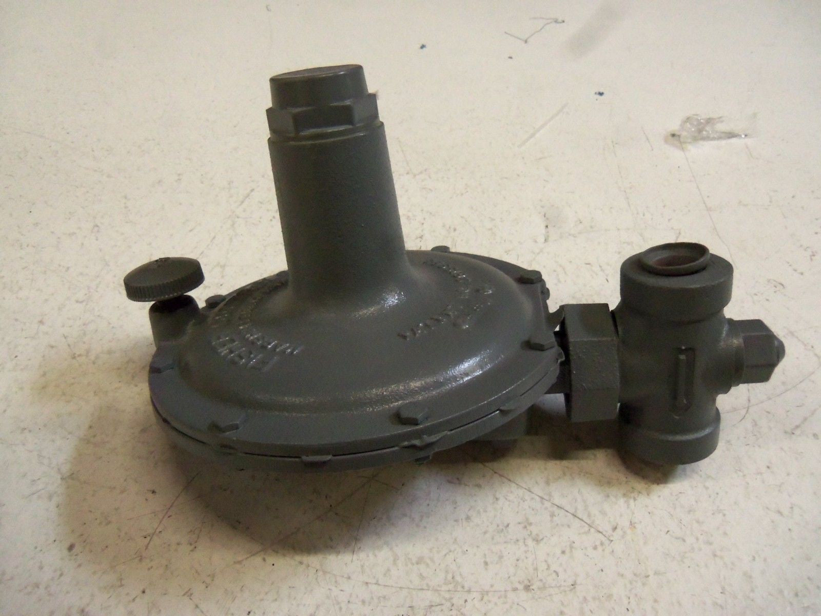 FISHER Y612-103 PUMP *NEW IN BOX*